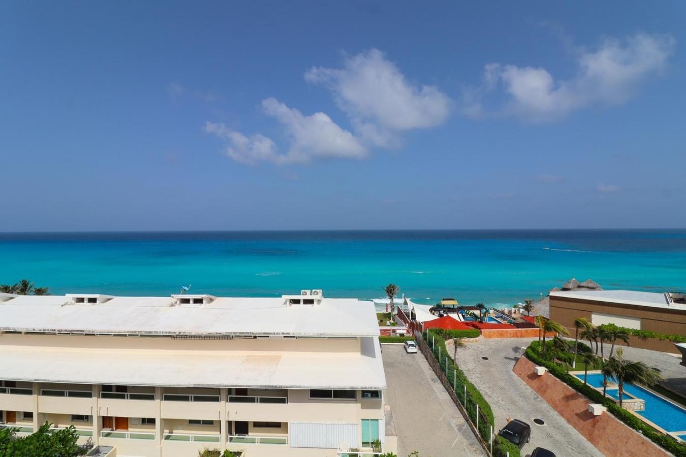 Penthouse on the Beach with Private Sea View