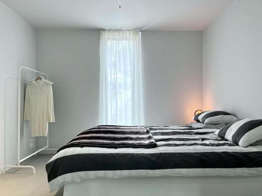 Exklusiv villa med sjöutsikt och egen brygga