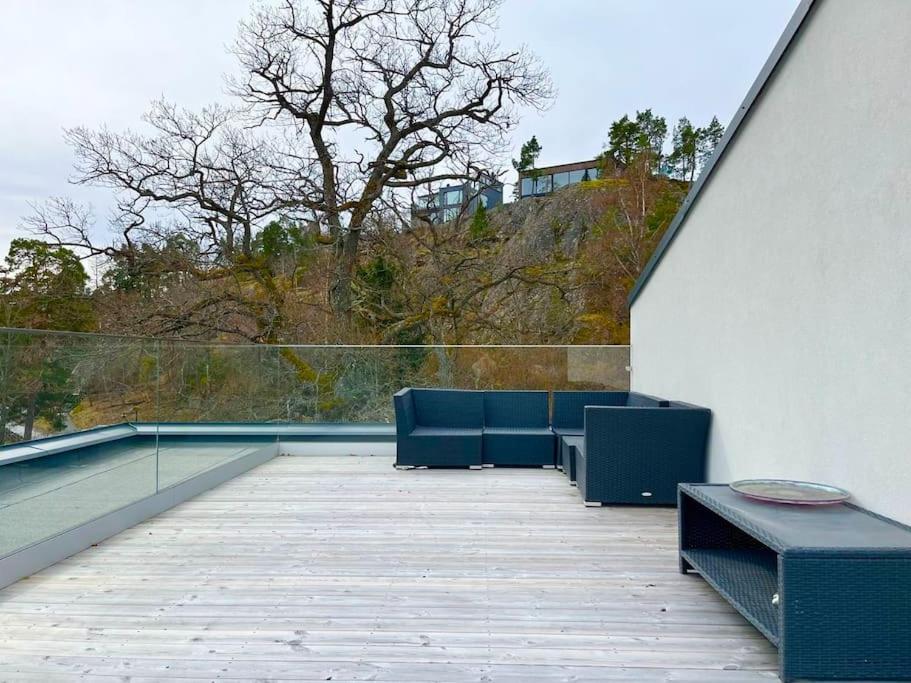 Exklusiv villa med sjöutsikt och egen brygga