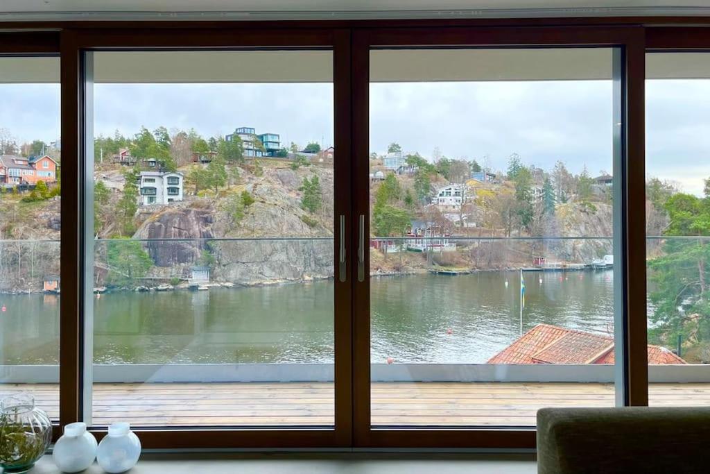 Exklusiv villa med sjöutsikt och egen brygga