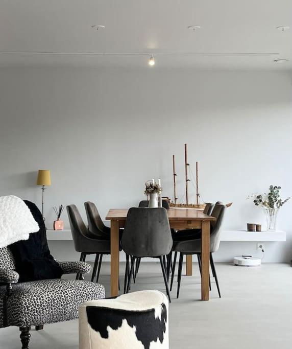 Exklusiv villa med sjöutsikt och egen brygga