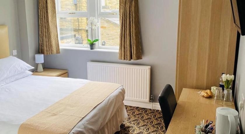 The Liversedge, 64 Leeds Road