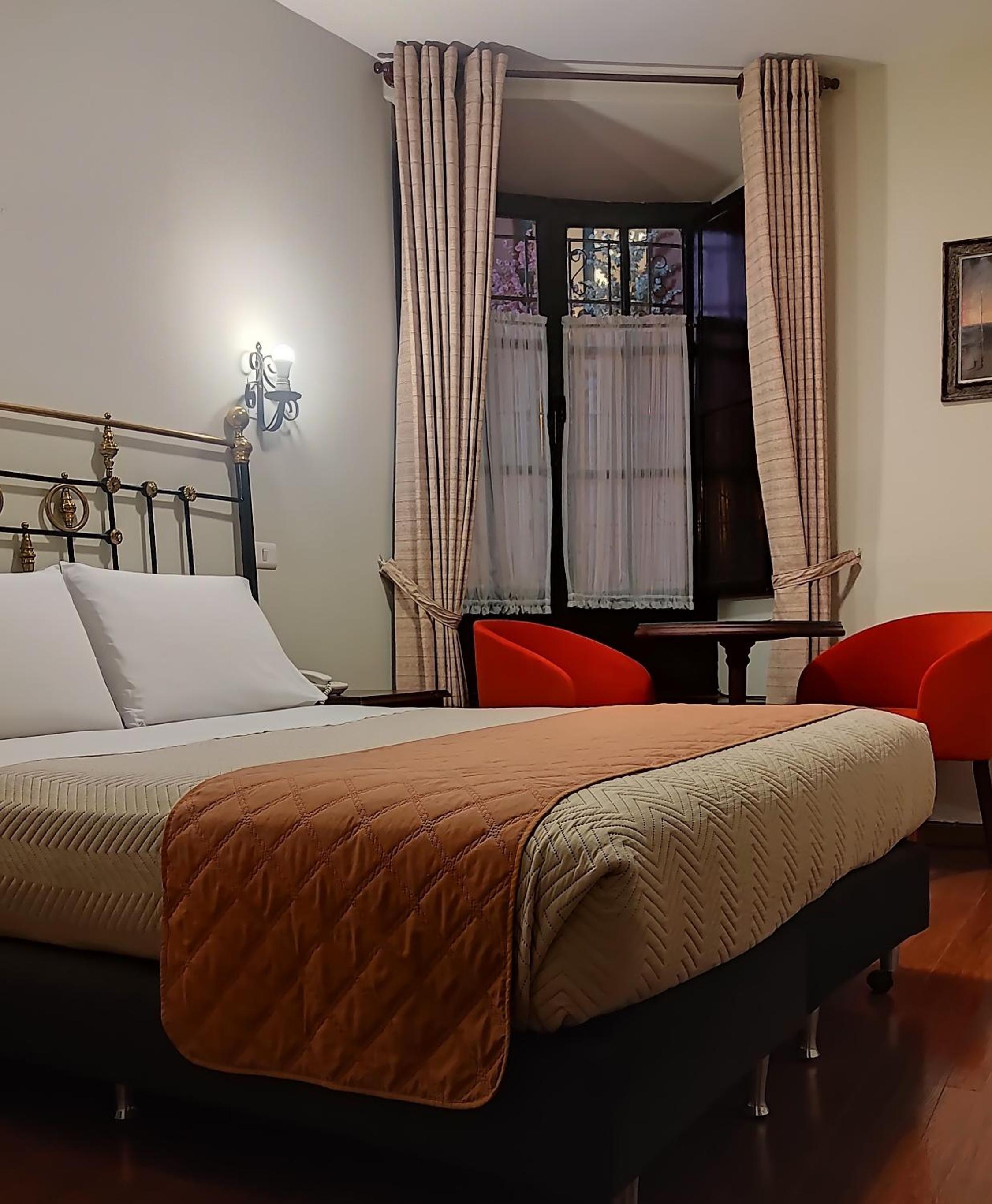 Colonial Hotel Boutique