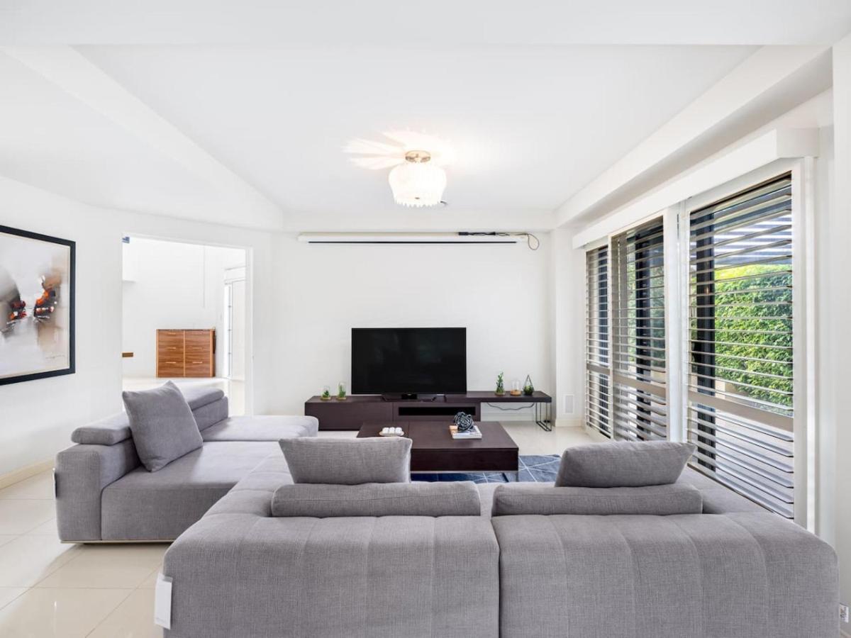 Spacious Comfy 5 Bedroom Home near Sunnybank