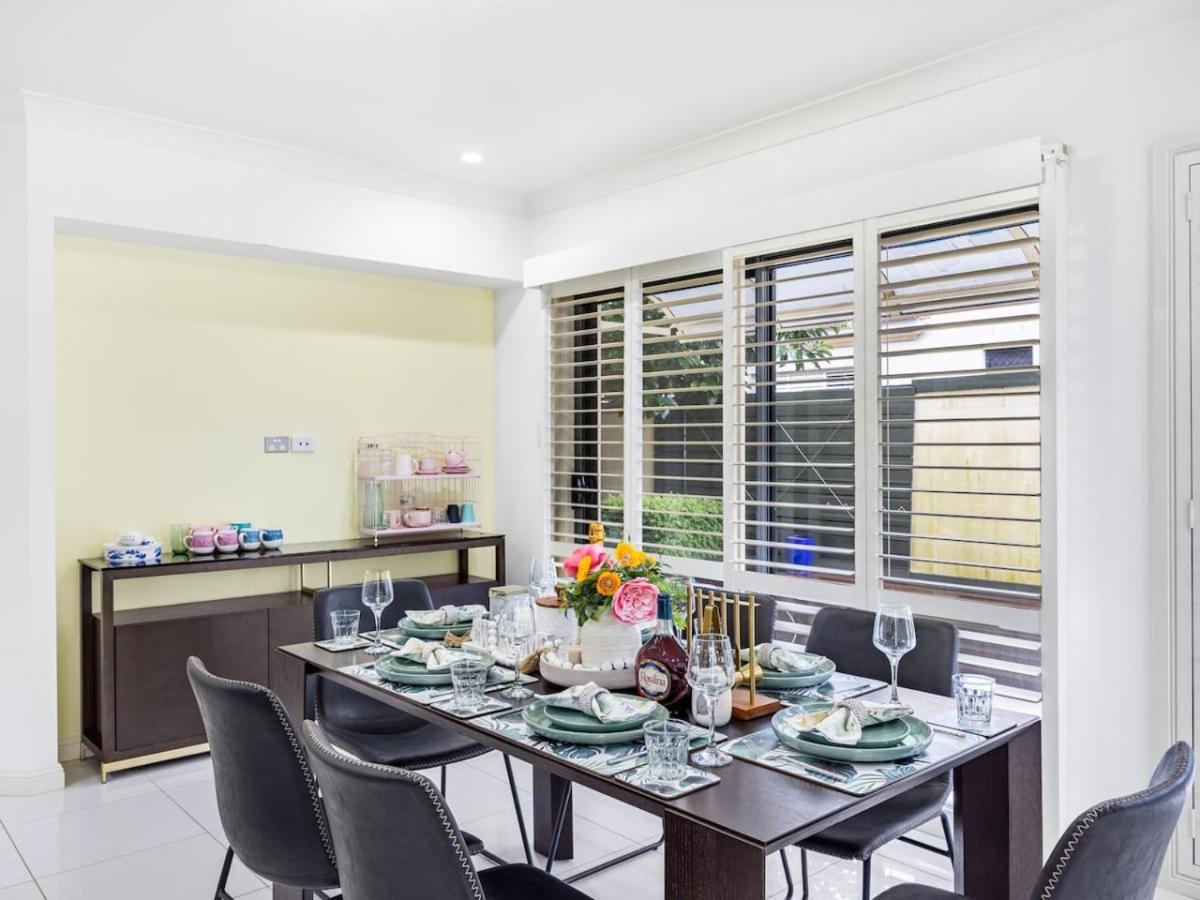 Spacious Comfy 5 Bedroom Home near Sunnybank