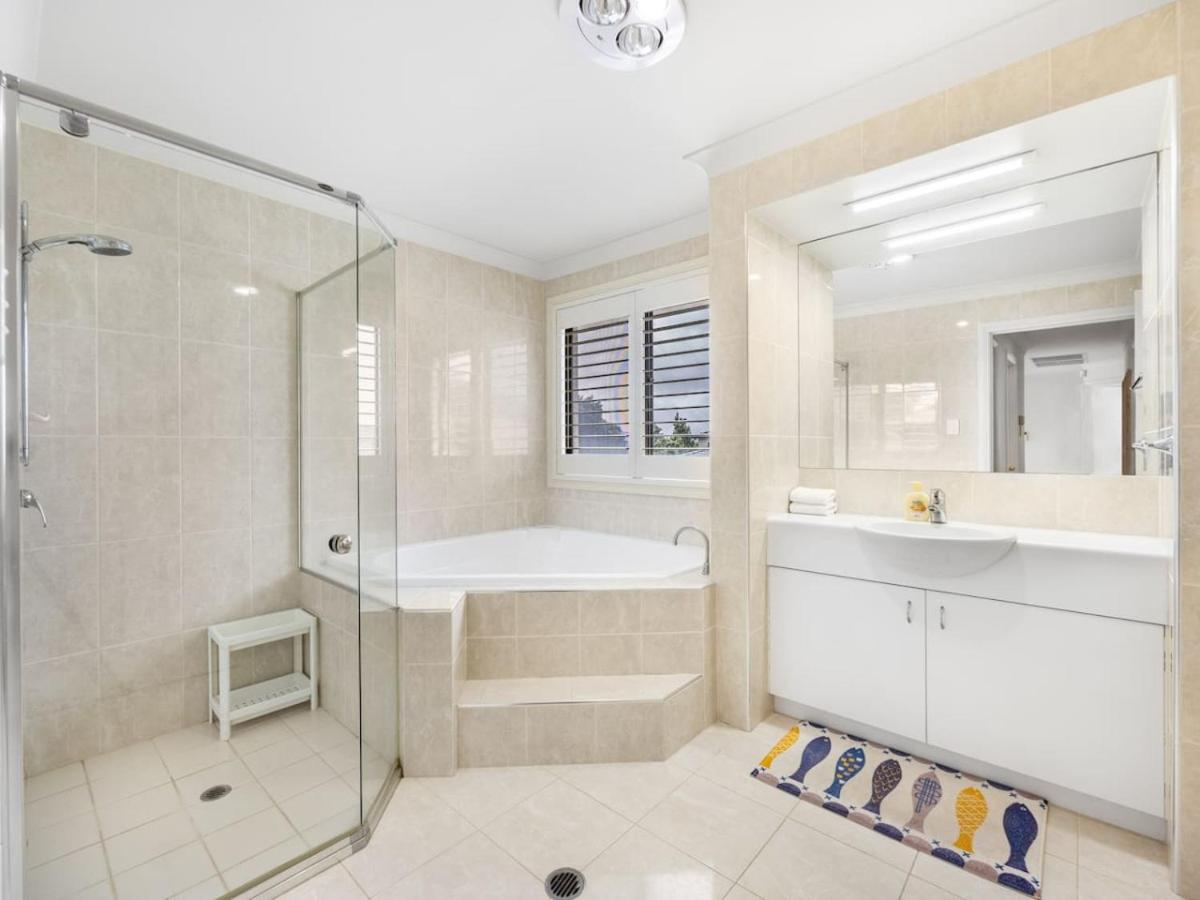 Spacious Comfy 5 Bedroom Home near Sunnybank