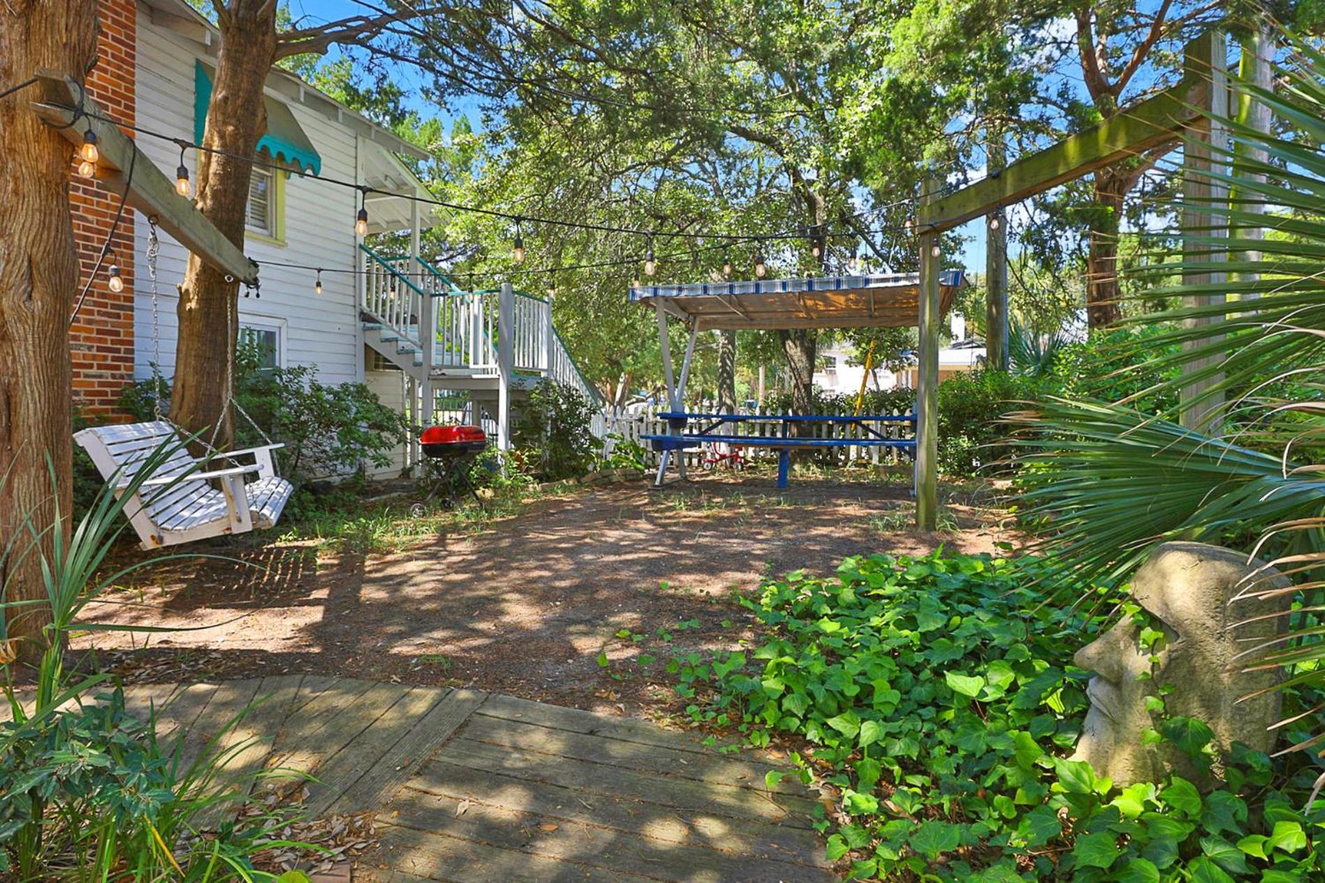 The Hemingway Cottage-Just Steps From The Beach! By Wavecrest Beach Vacations view 4