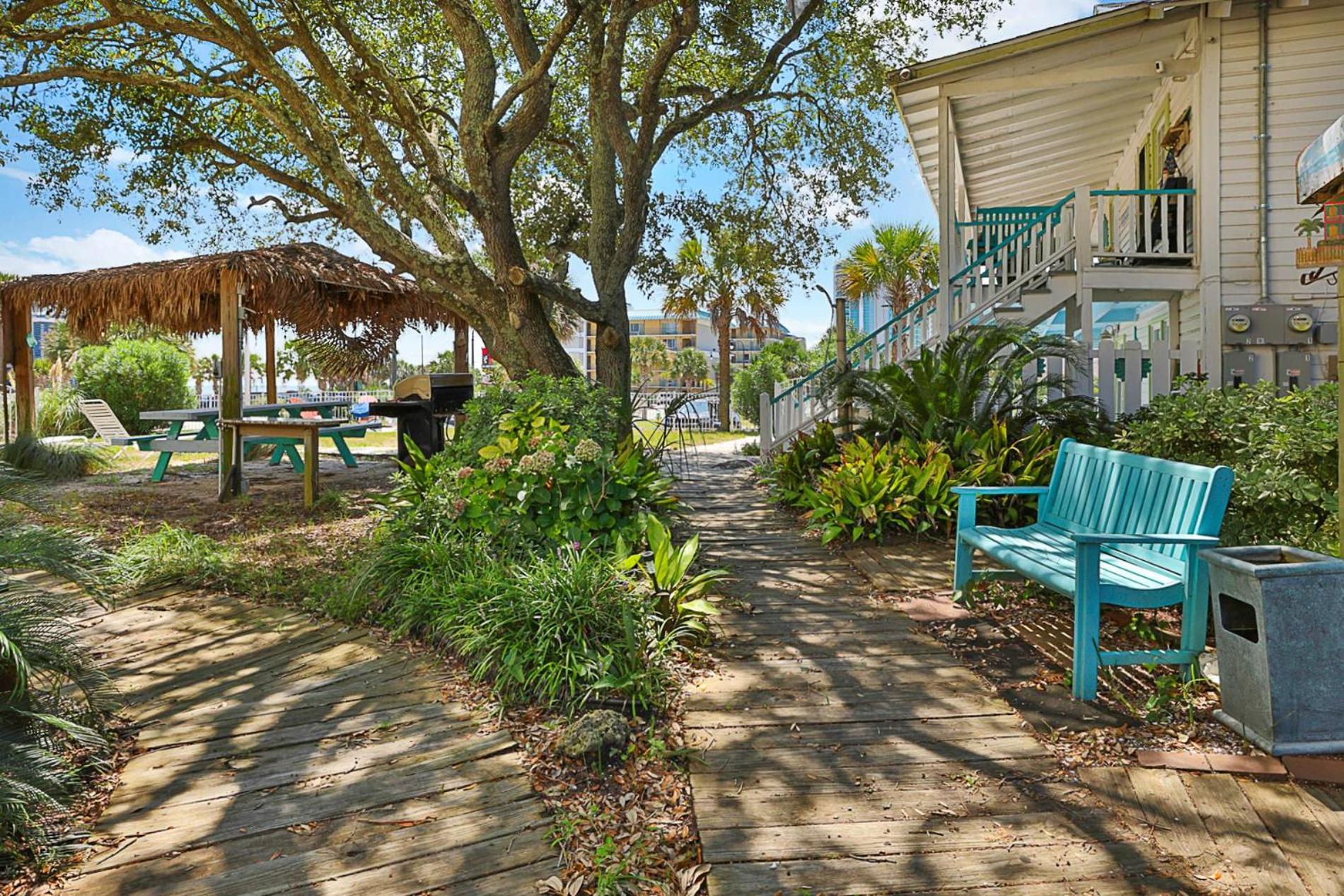 The Hemingway Cottage-Just Steps From The Beach! By Wavecrest Beach Vacations view 3