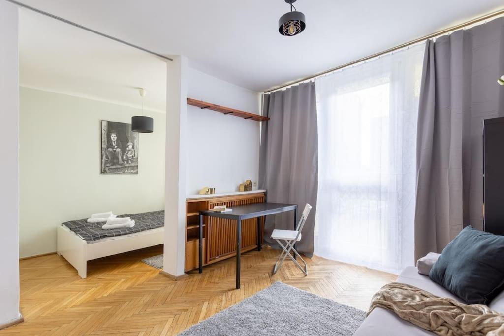 Golden Apartments- Great Location-City Center - Zelazna