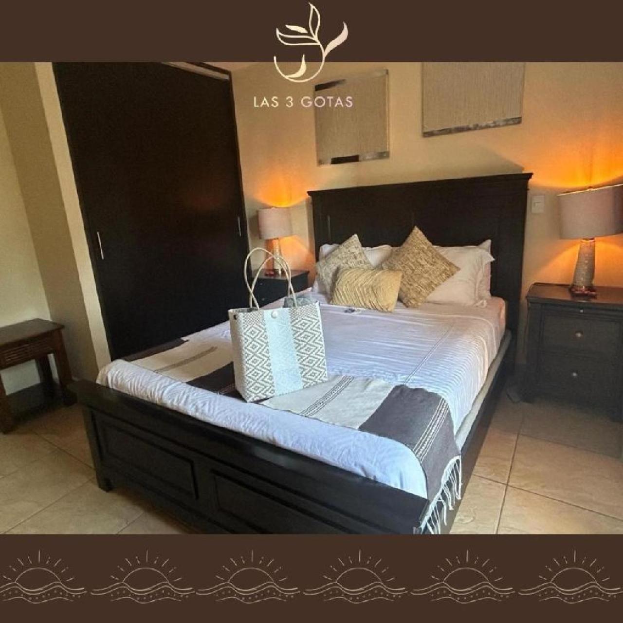 Apartamento de Lujo en Playa Jacó, Frente al Mar, Wifi, AC, Parqueo Privado y Piscinas