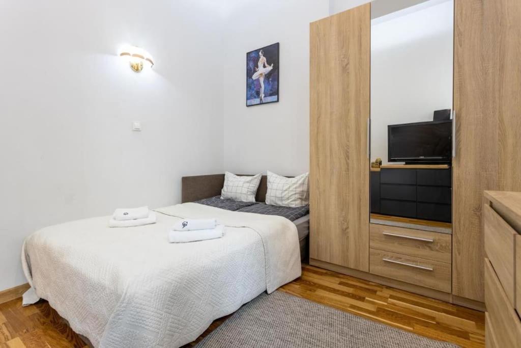 Urban Chic - City Center - One Bedroom Apartment&Wsp59
