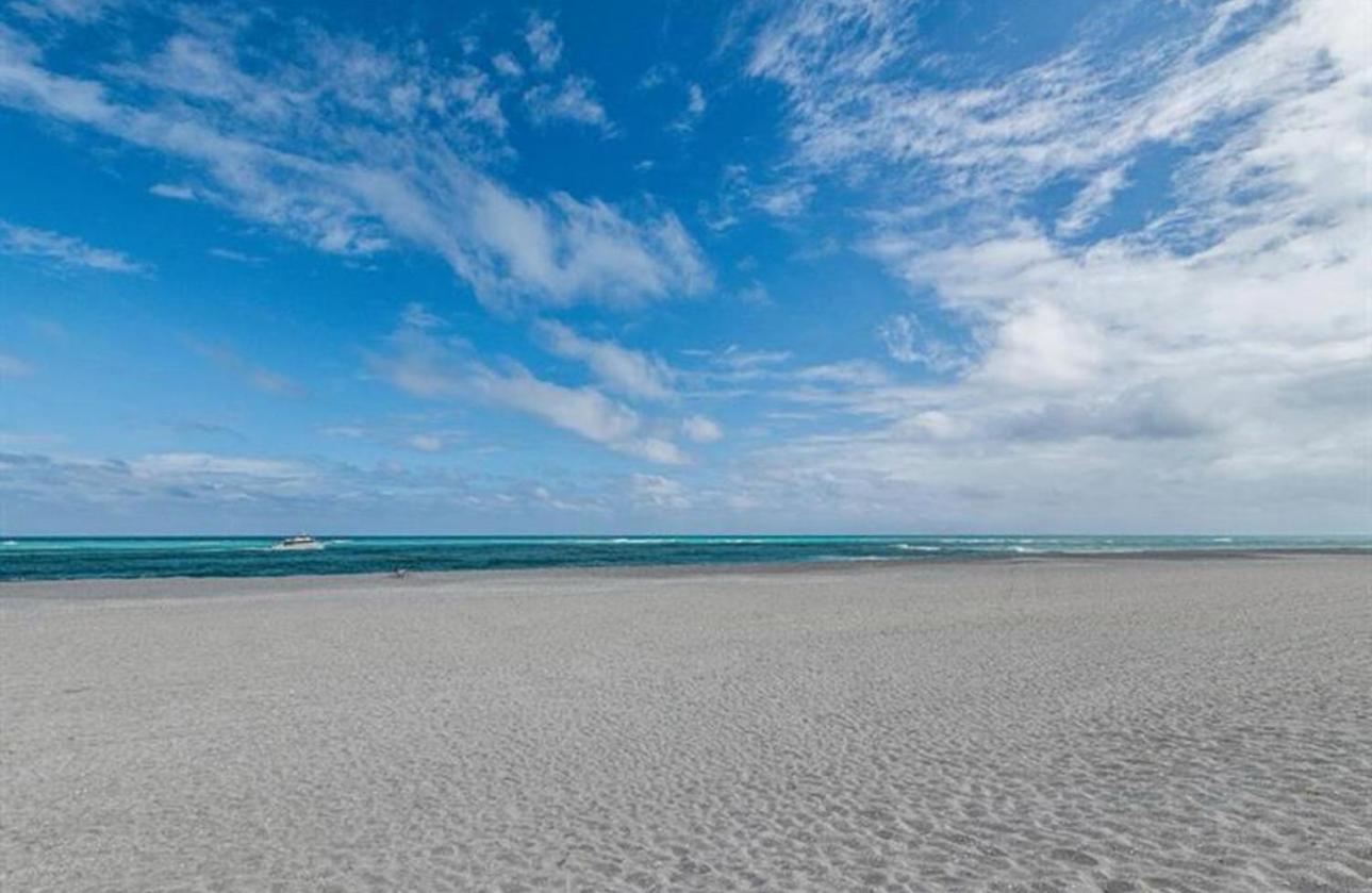 A Jupiter Gem 2 bedroom 2 bathroom apartment view 2