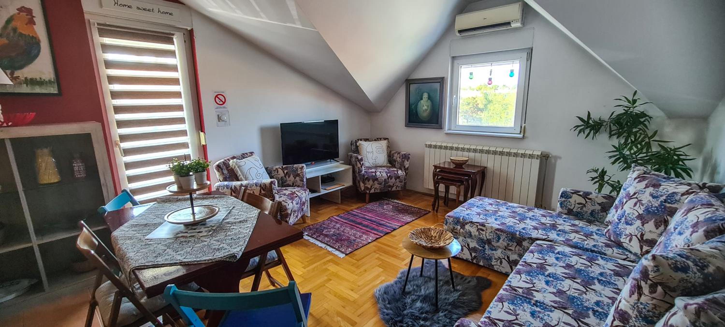 Dina cozy apartment view 3