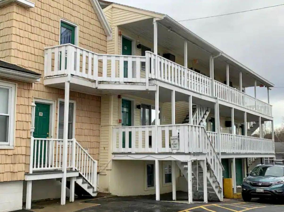 1 Bedroom, steps to the Beach view 3