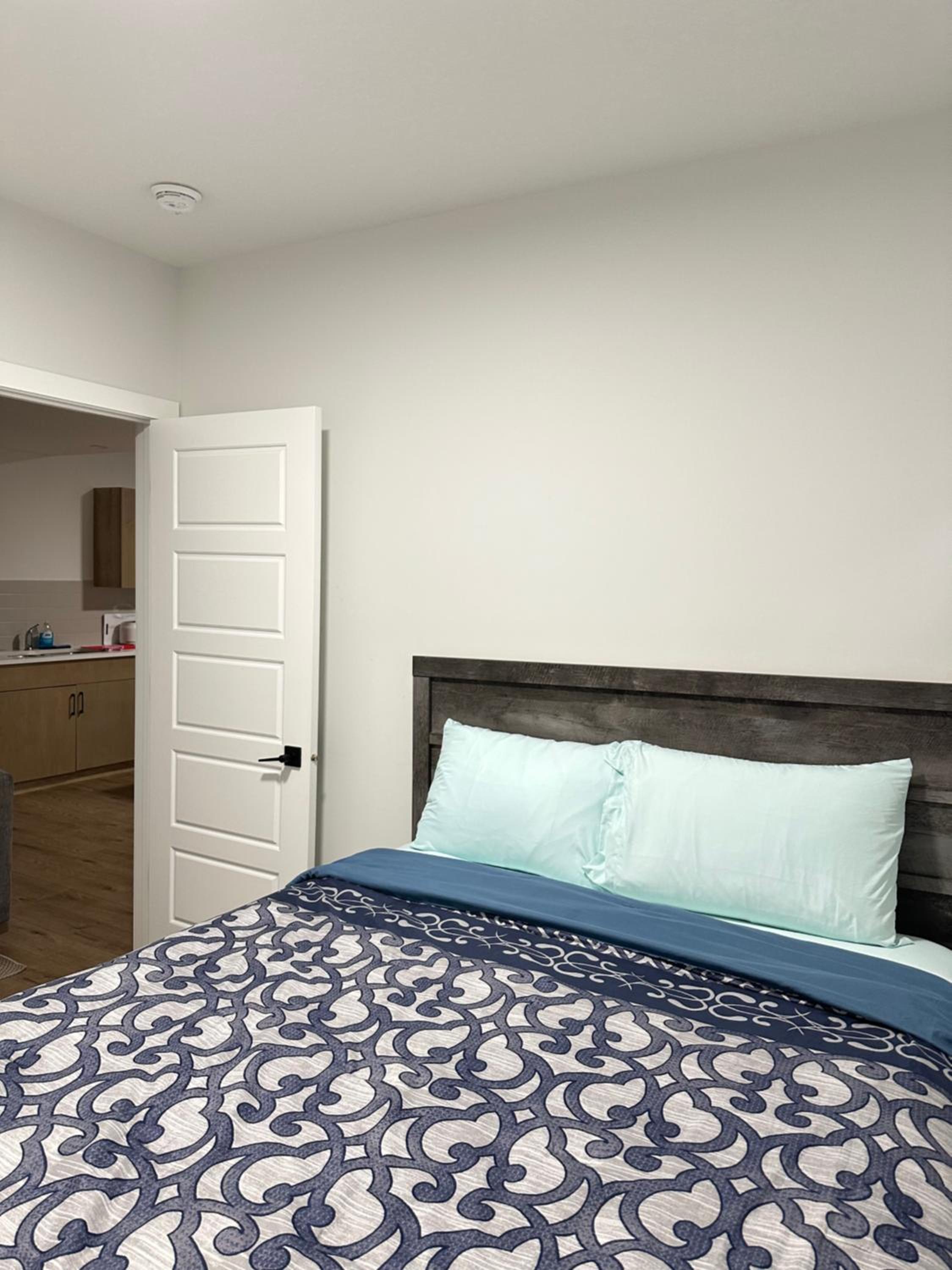 Cozy Apartment in South West Calgary