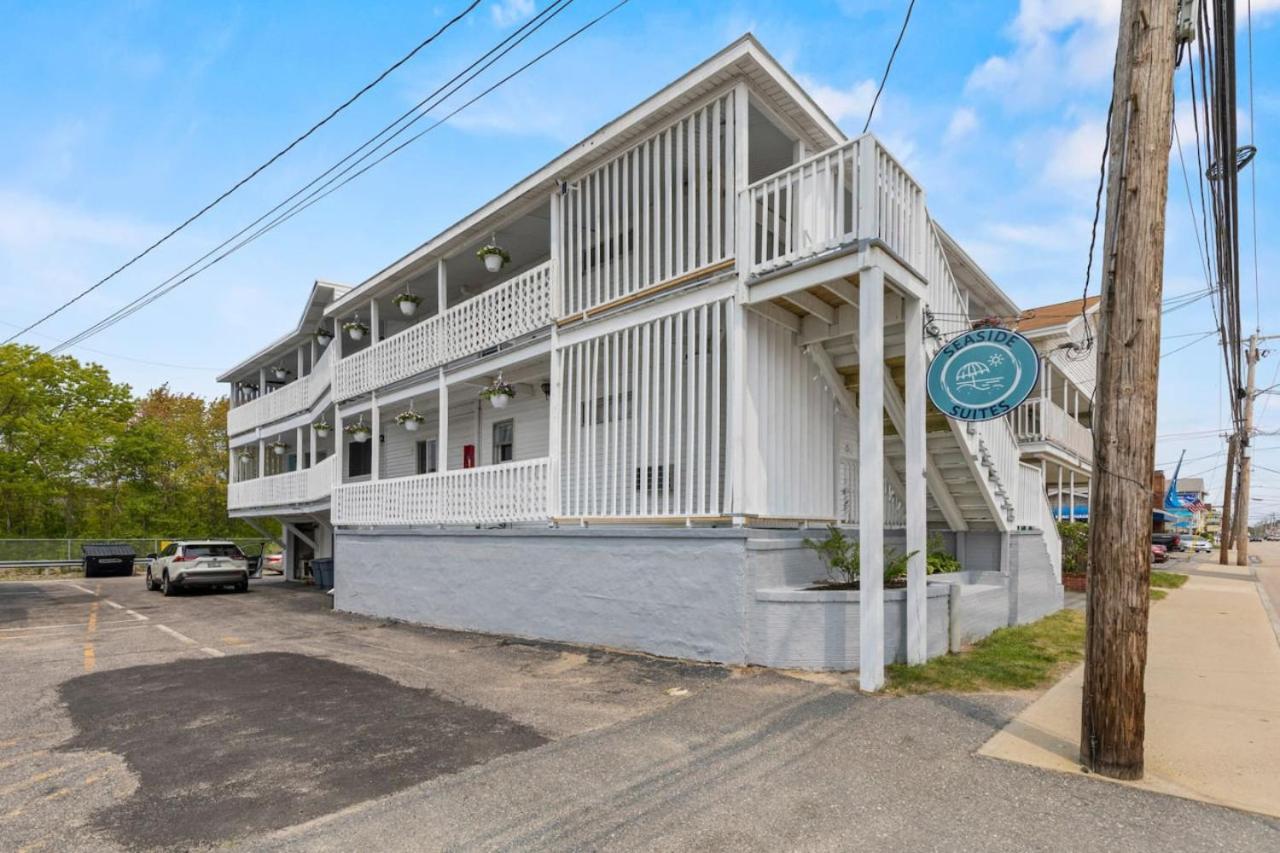 Cozy 1-Bedroom Suite Steps from the Beach (464) view 5