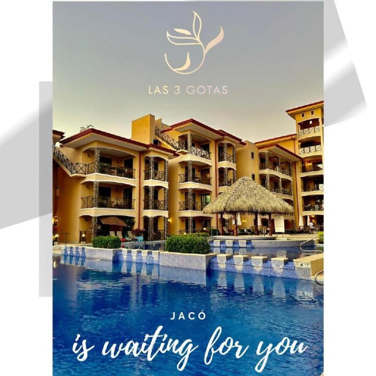 Apartamento de Lujo en Playa Jacó, Frente al Mar, Wifi, AC, Parqueo Privado y Piscinas