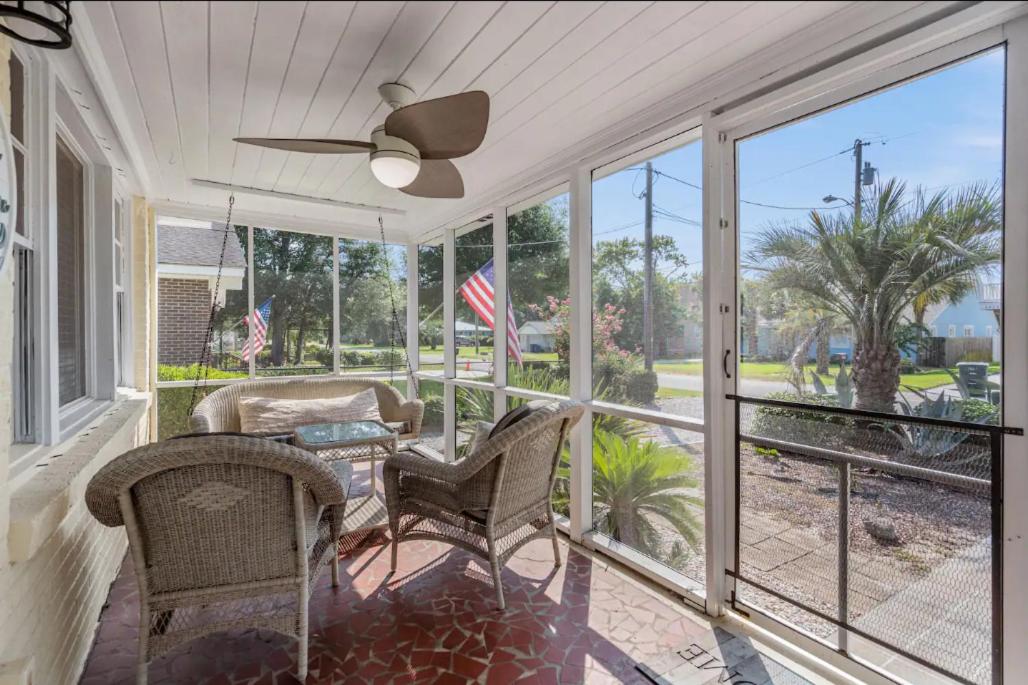Stunning Coastal 3 Bedroom Beach Home! Sleeps 6 Guests! view 3