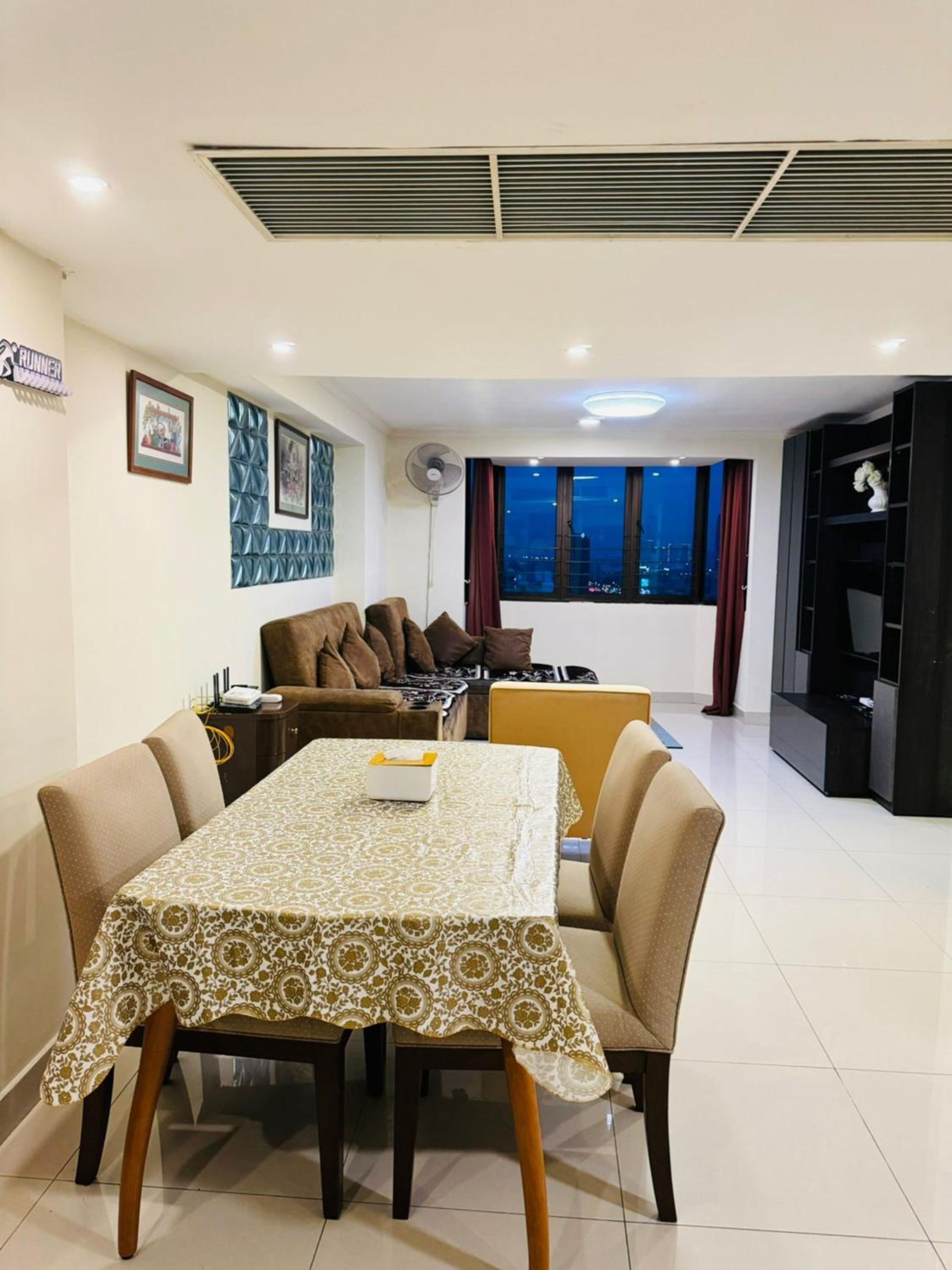 Rent Omni Tower Apartments Nana Bangkok - Prime Sukhumvit location