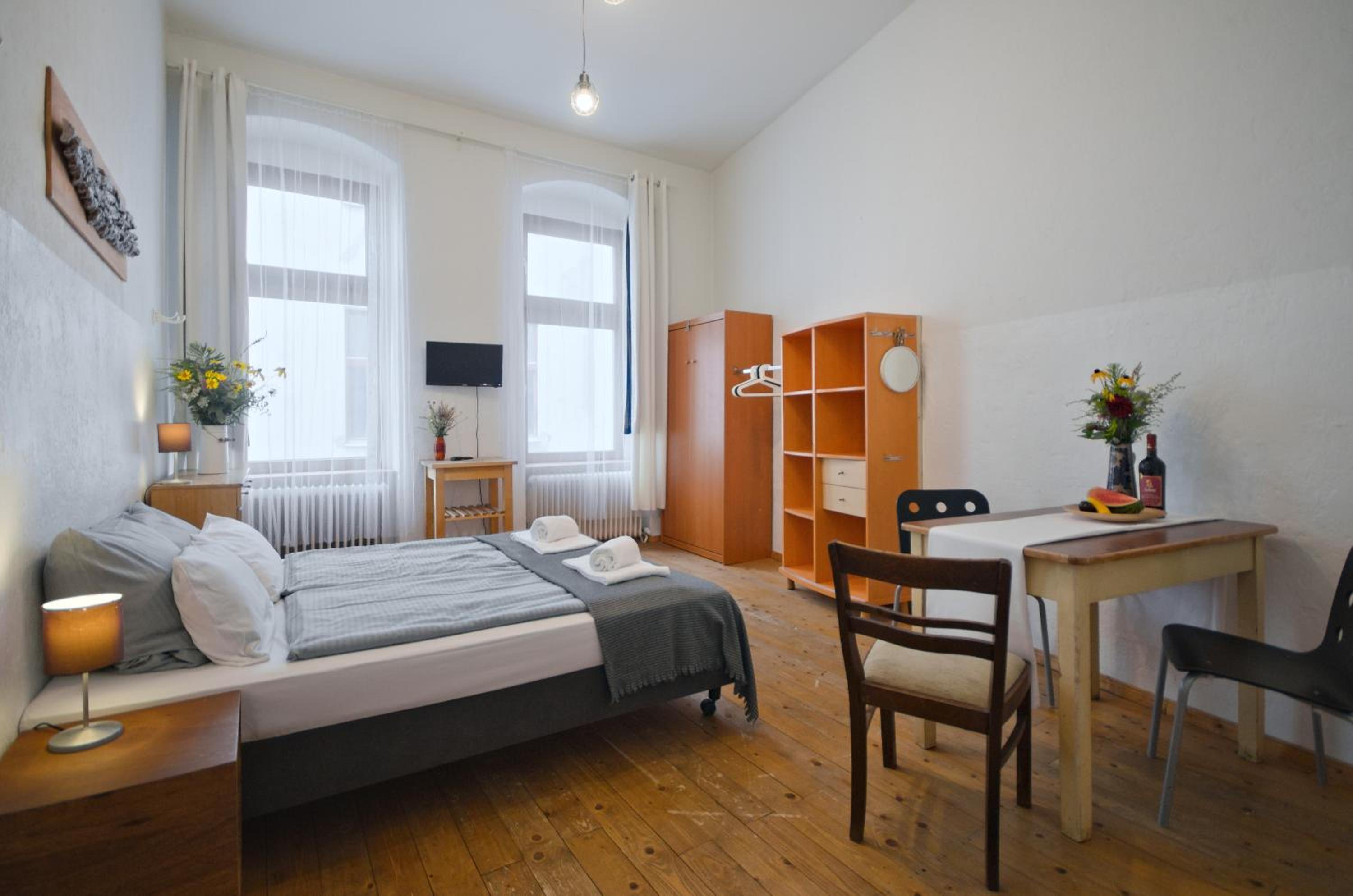 Courtyard Apartment (REBELI)