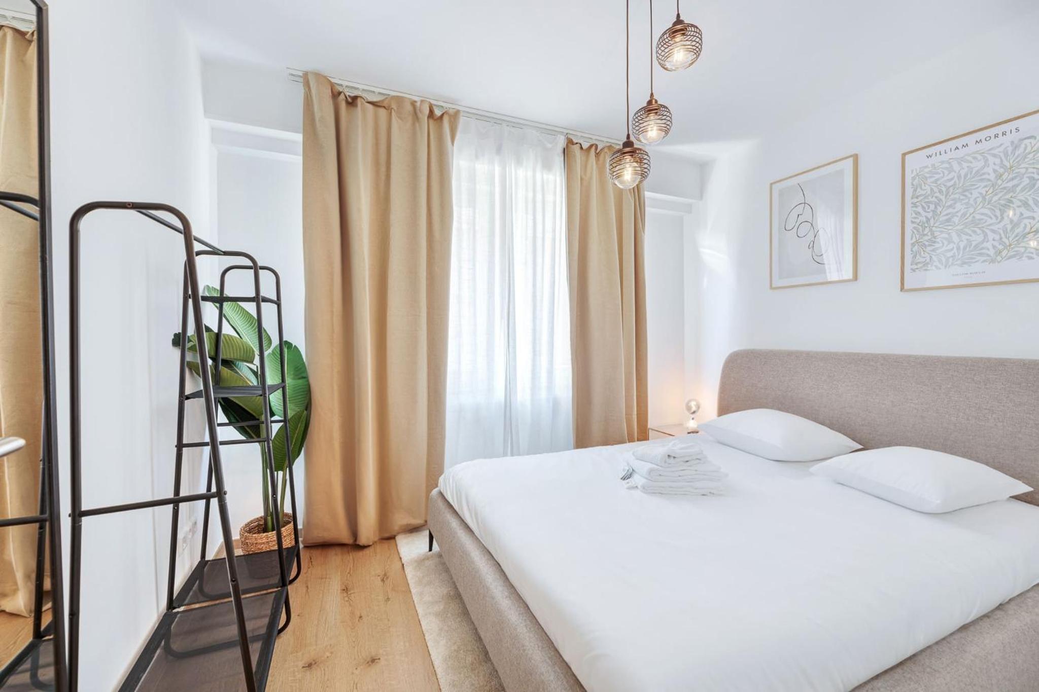Elegant 2BR with Balcony - Central Luxembourg City view 5