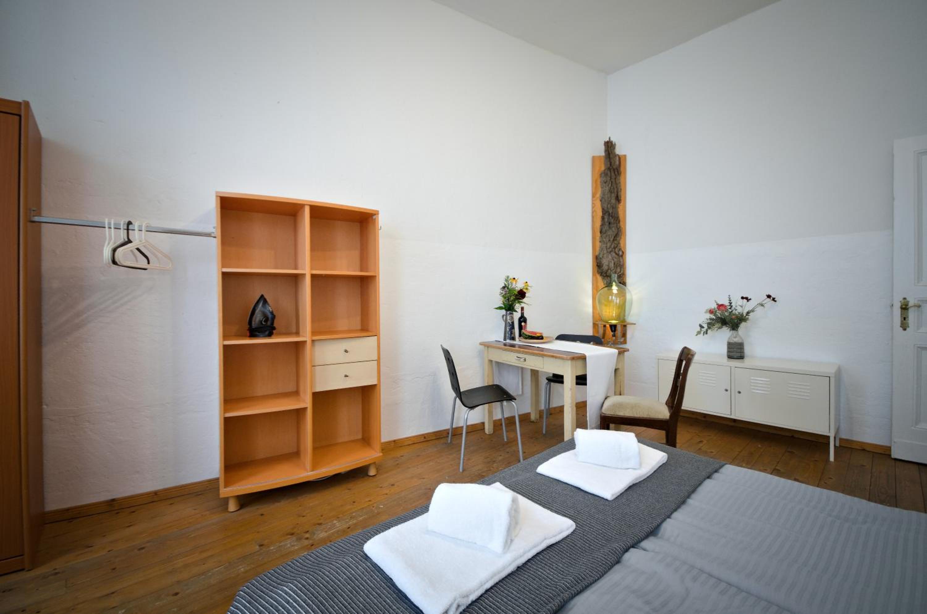Courtyard Apartment (REBELI)