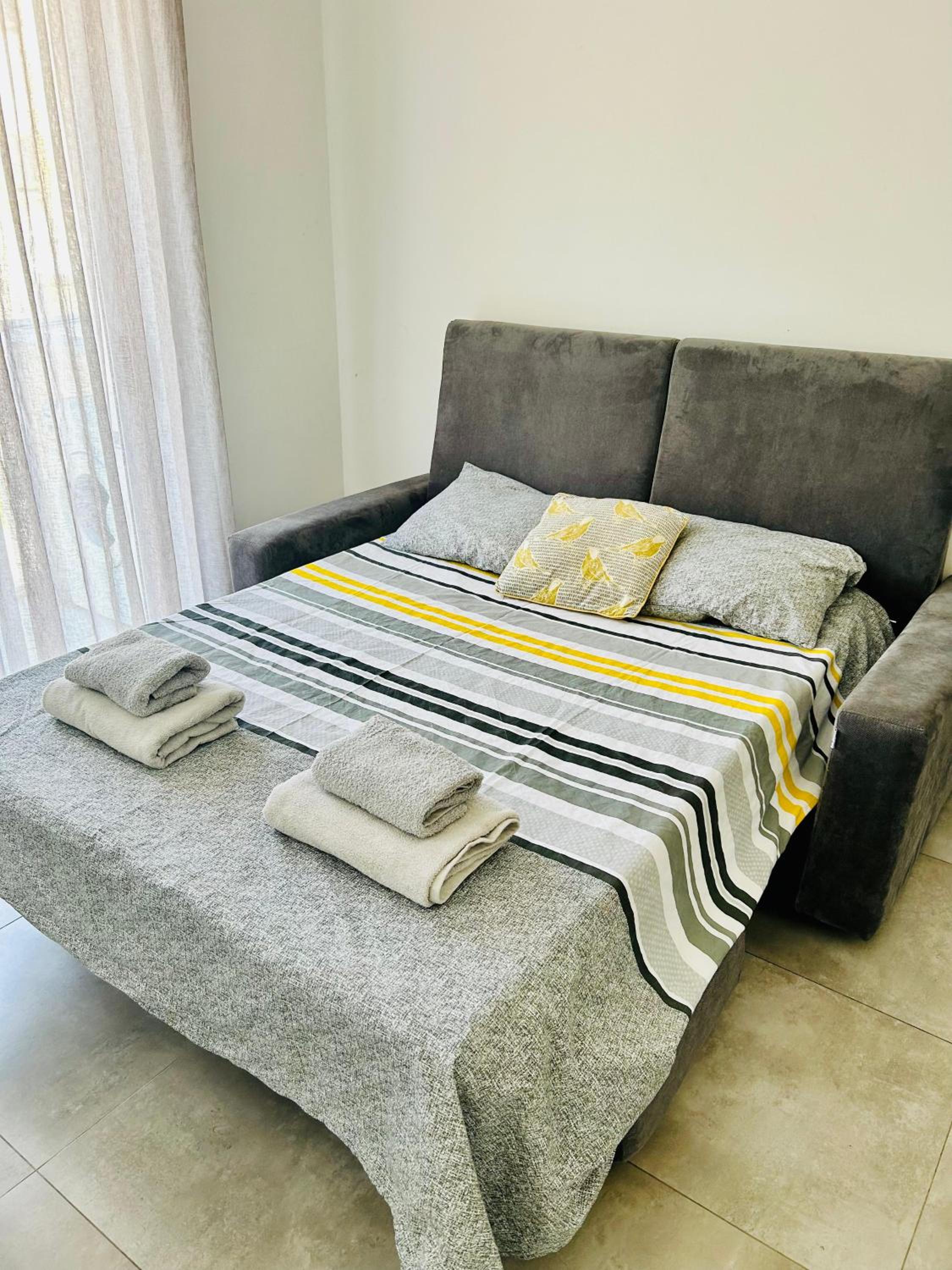 Cosy Seaside APT, 200m from the Seafront view 4