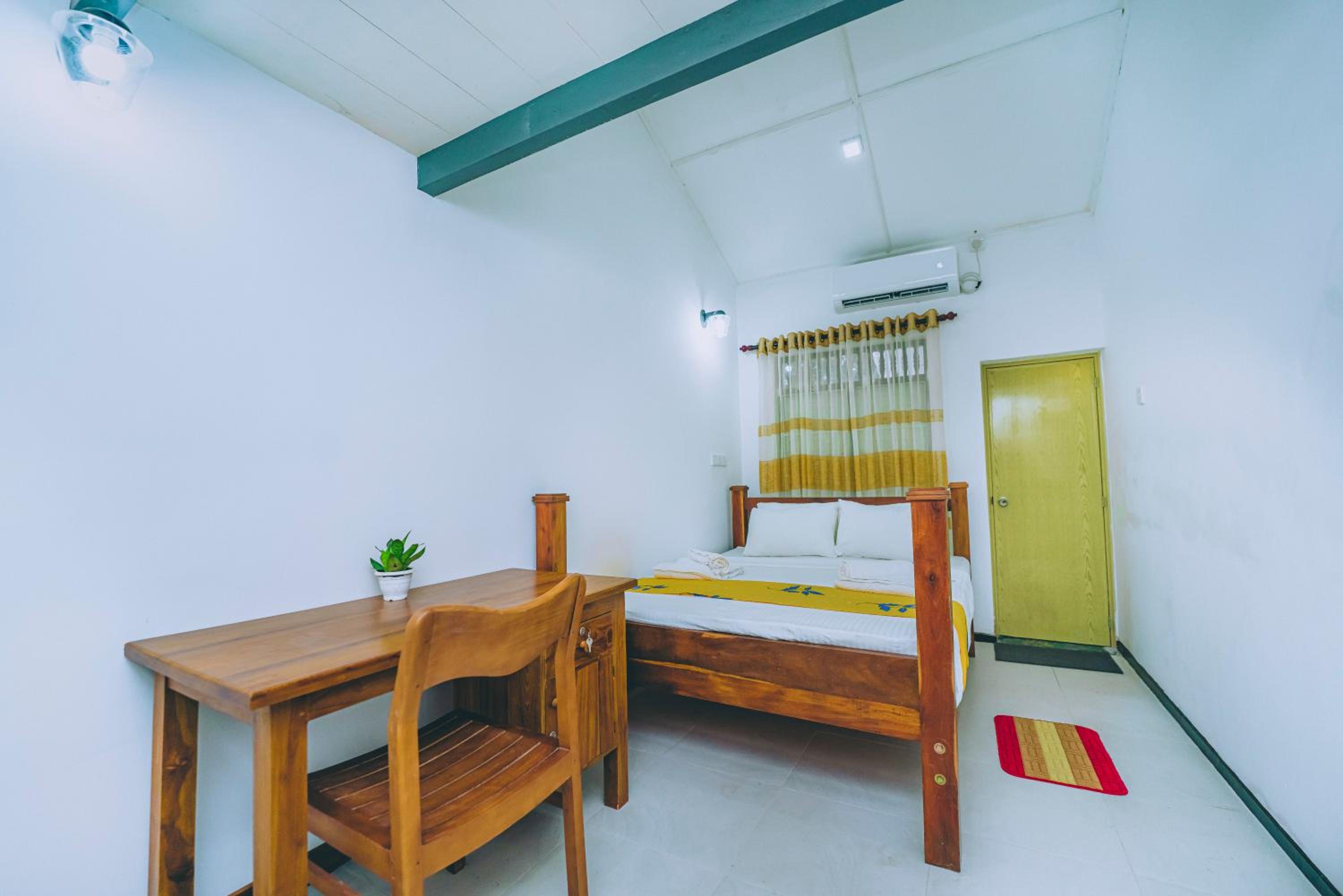 Shinestar Villa Mirissa