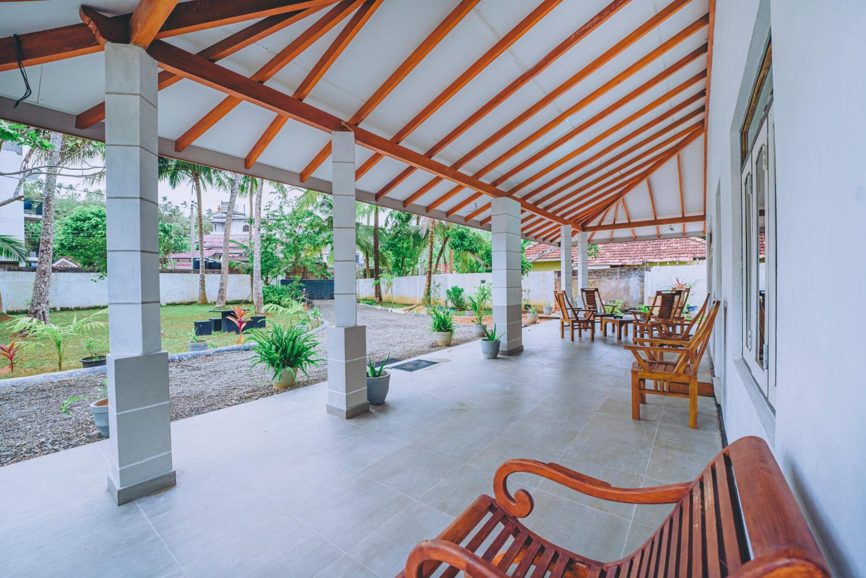 Shinestar Villa Mirissa