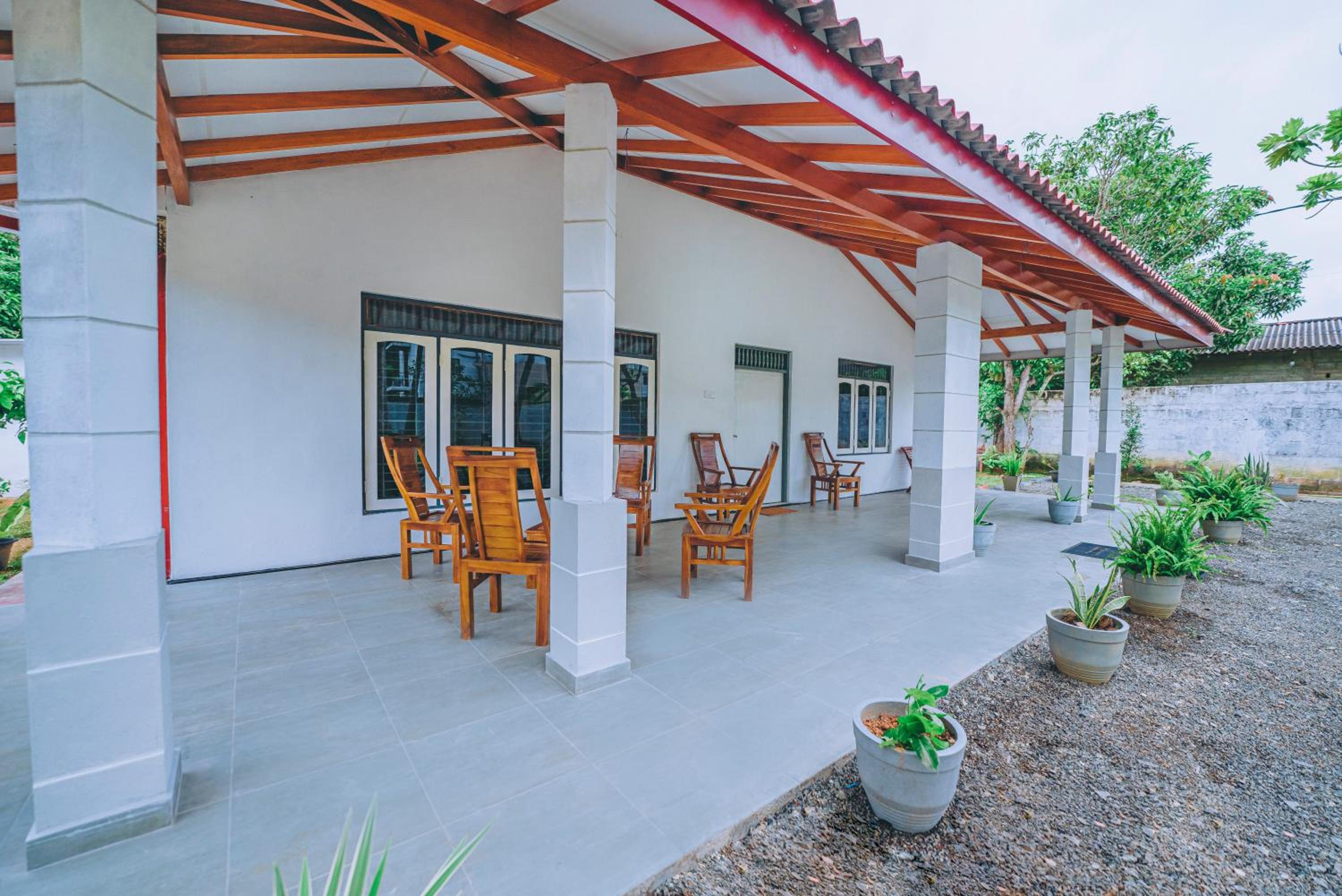 Shinestar Villa Mirissa