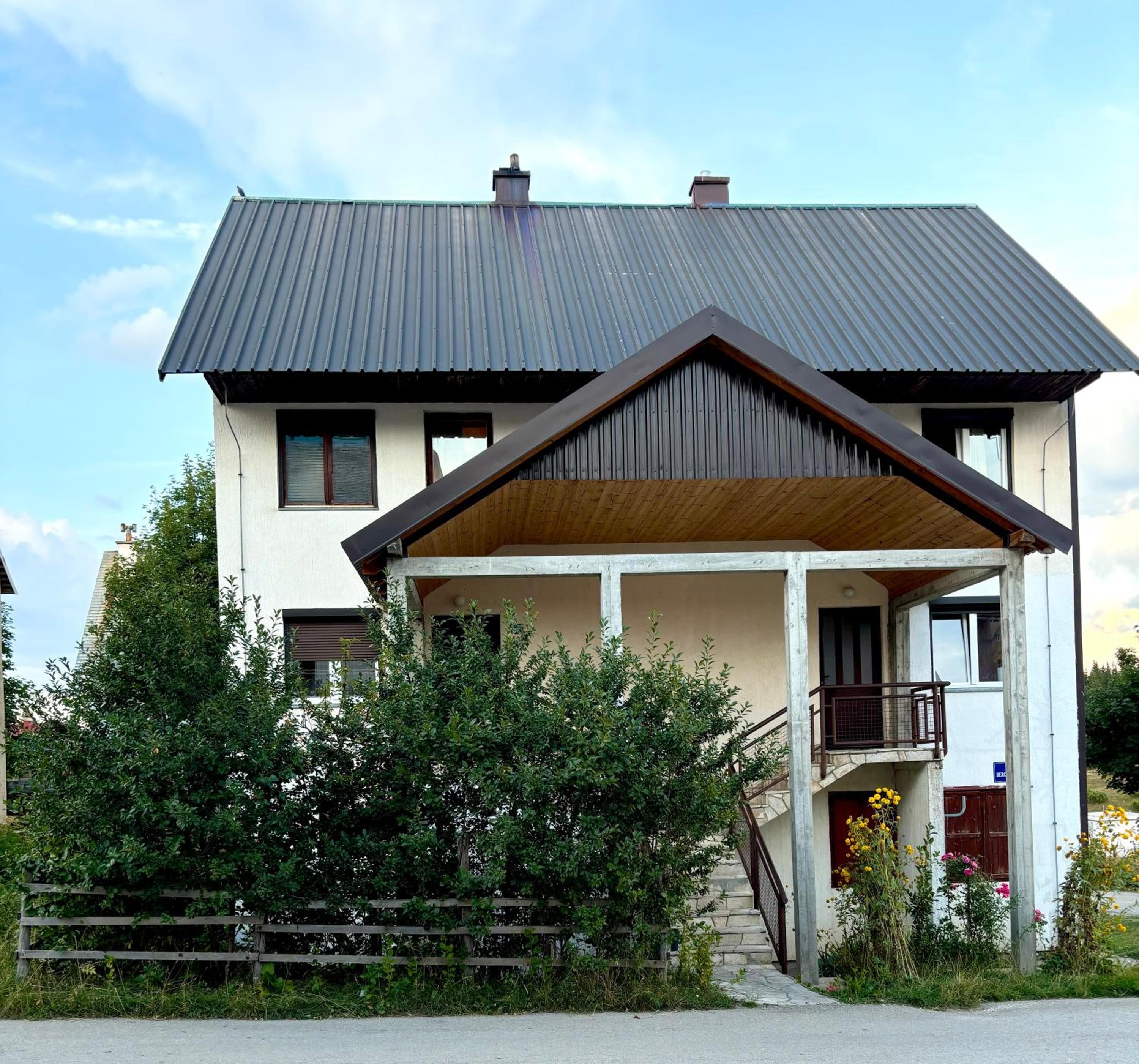 Photo 8