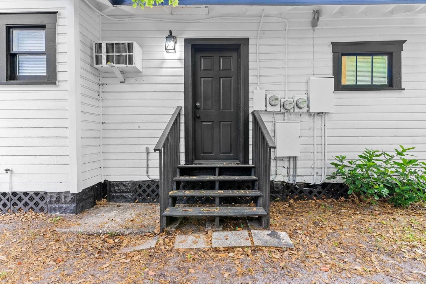 Studio Orlando Rental Kitchen & Fast Wi-fi