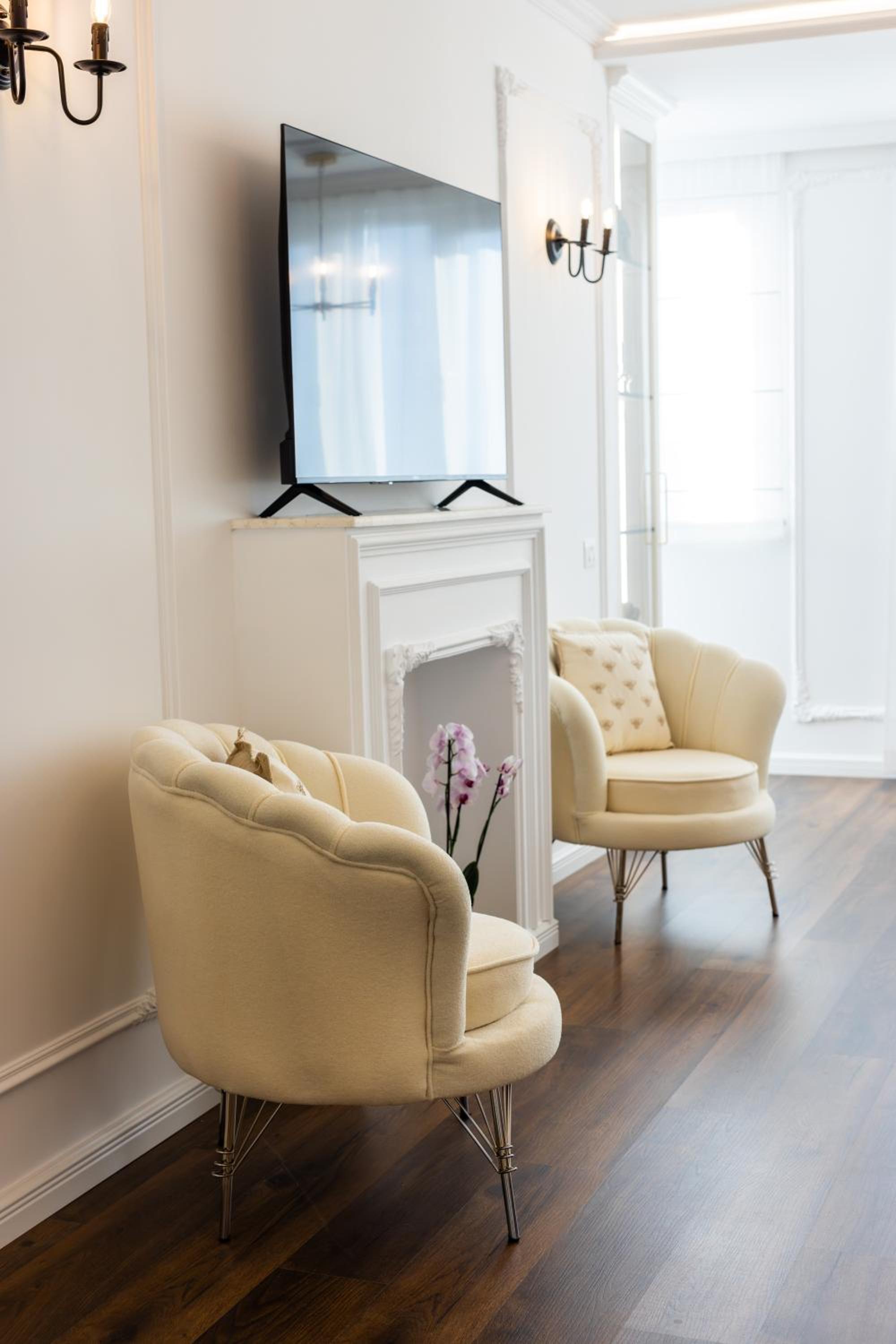 Luxury Rooftop Apartments in Astir