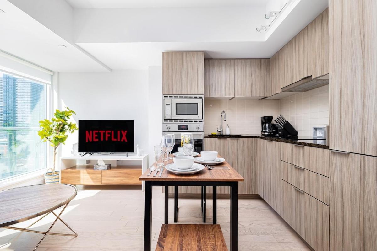 1BR with Sofa Bed that sleeps 3 by Yorkville!