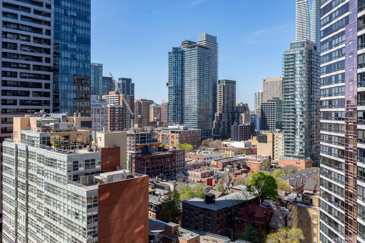 1BR with Sofa Bed that sleeps 3 by Yorkville!