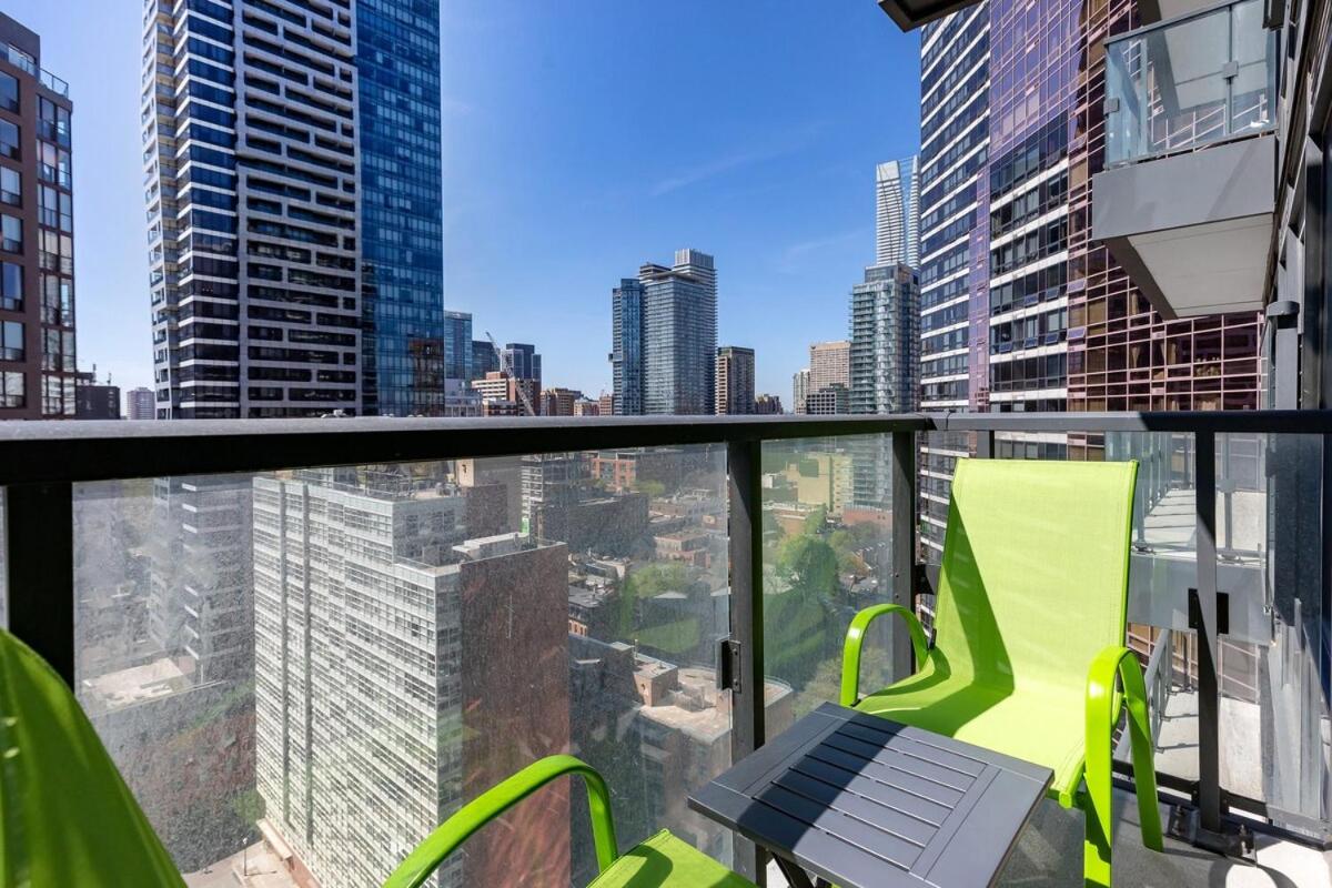1BR with Sofa Bed that sleeps 3 by Yorkville!