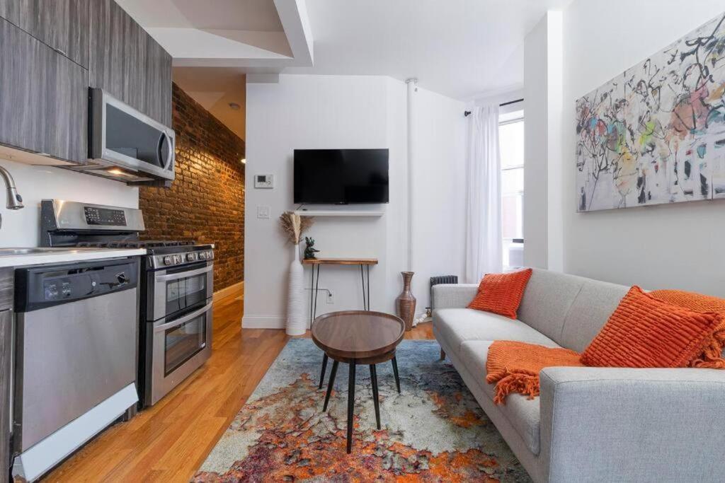 Heart of East VillGem 1BR1BA Washer Dryer!