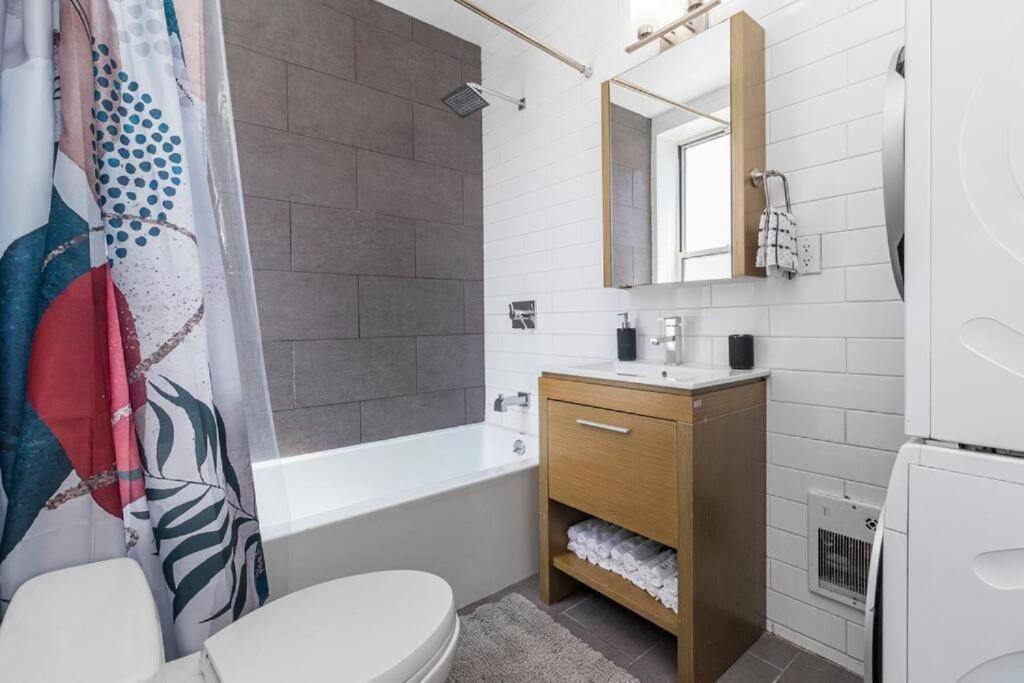 Heart of East VillGem 1BR1BA Washer Dryer!