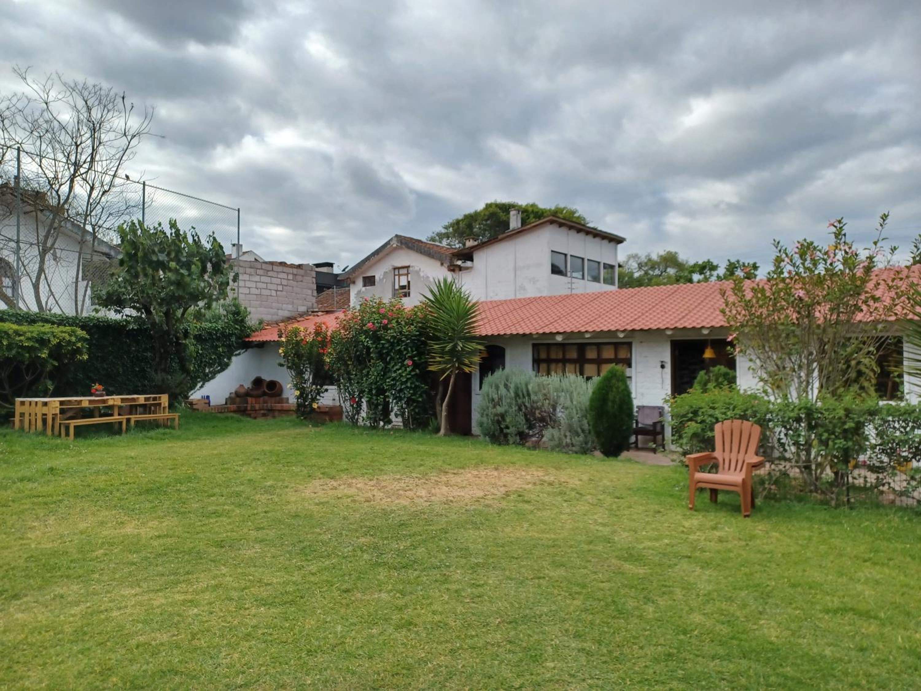 Hostal Mochiliers Bed and Breakfast view 2