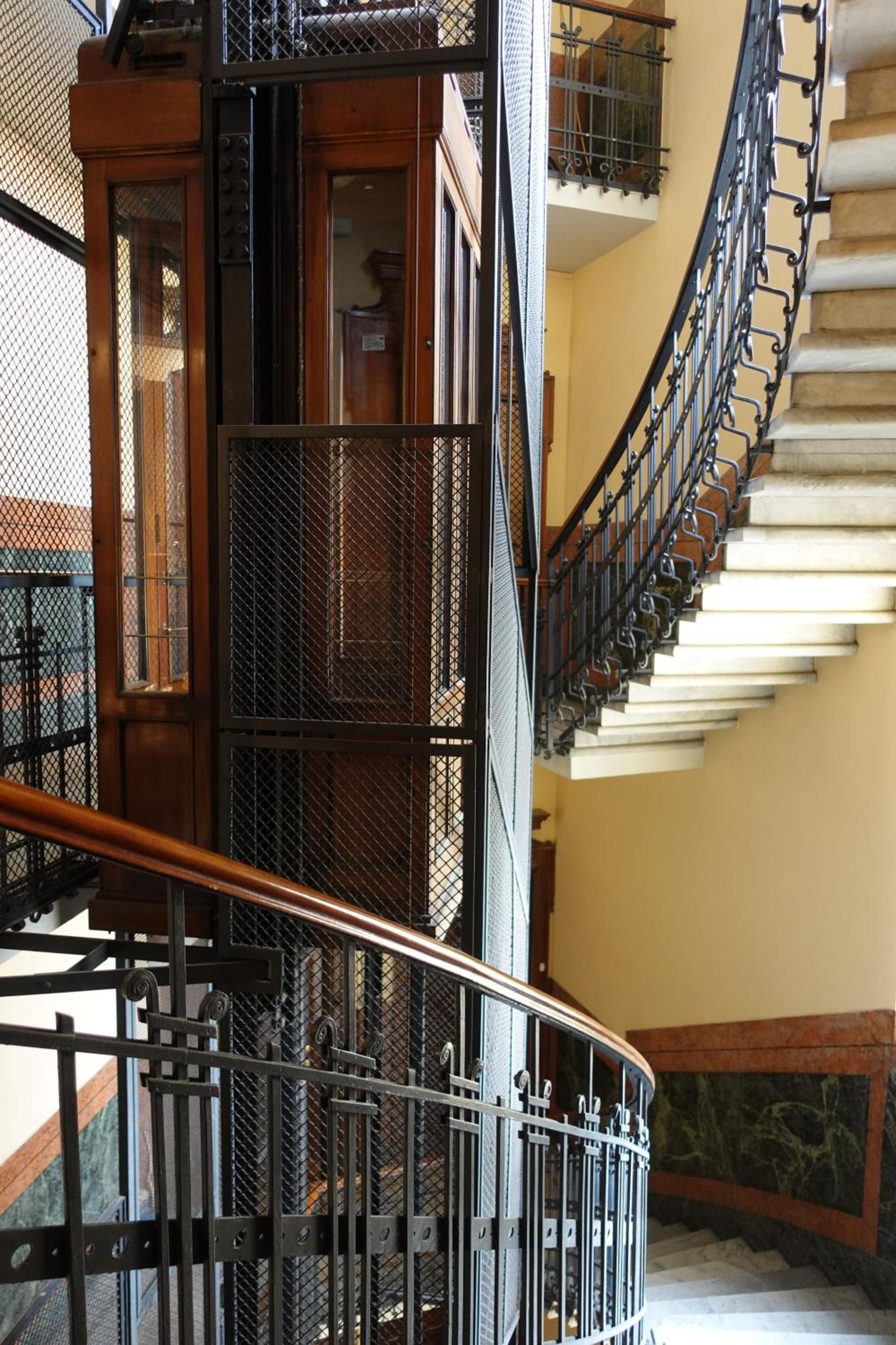 Apartment in Historic Building- Porta Venezia