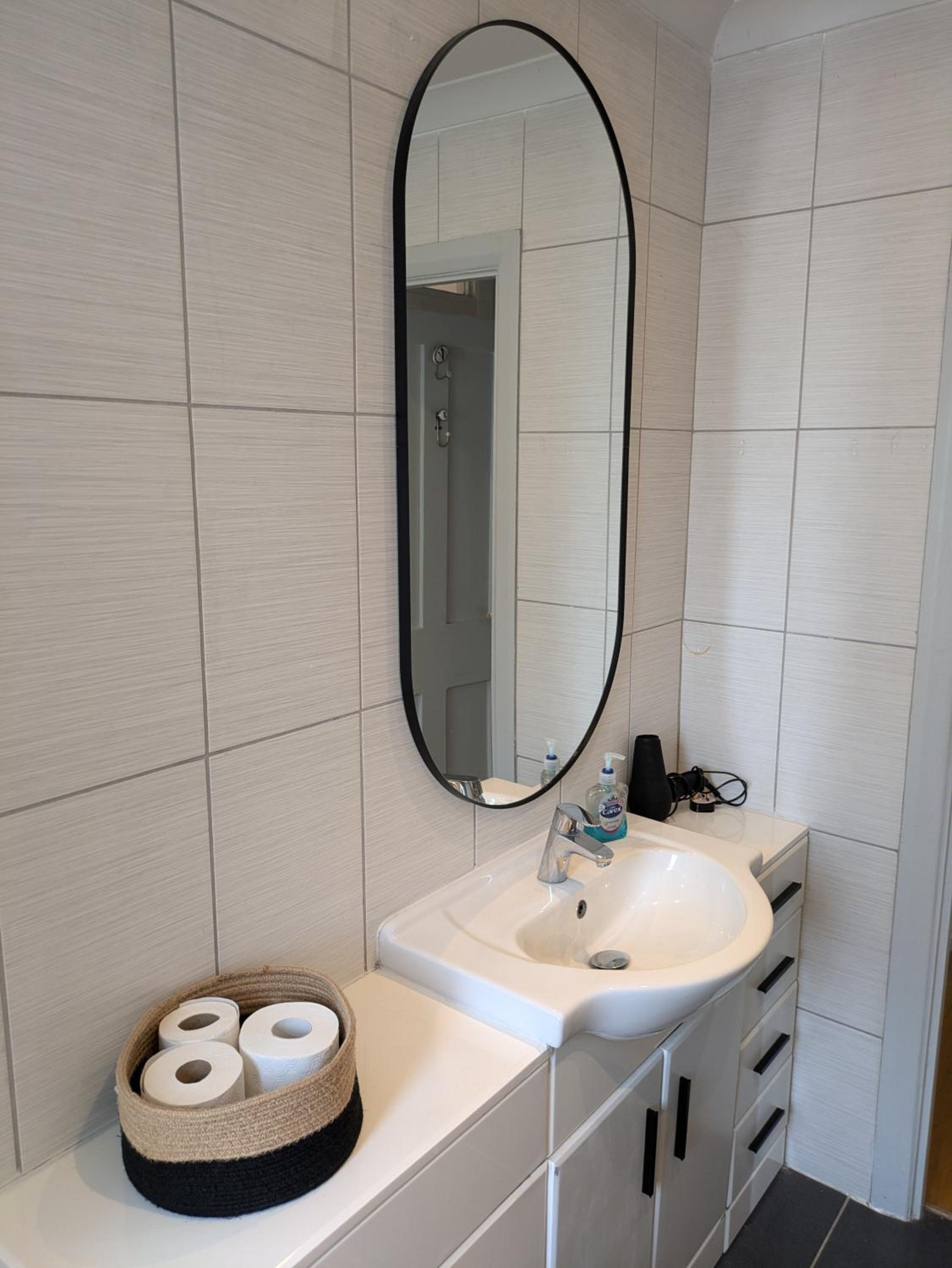 Charming Bright 2-Bed Heritage Flat, Battersea Park, London