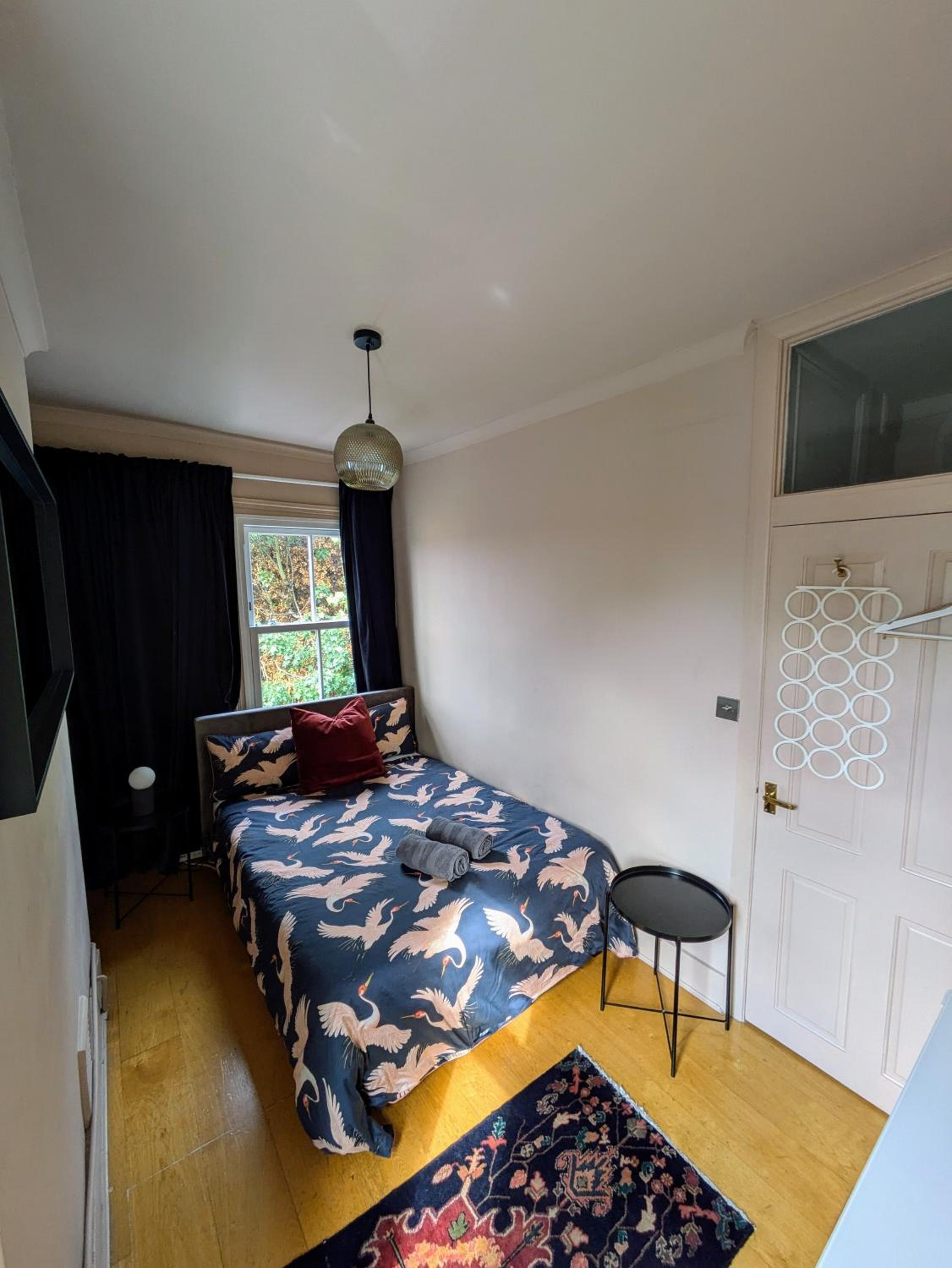 Charming Bright 2-Bed Heritage Flat, Battersea Park, London