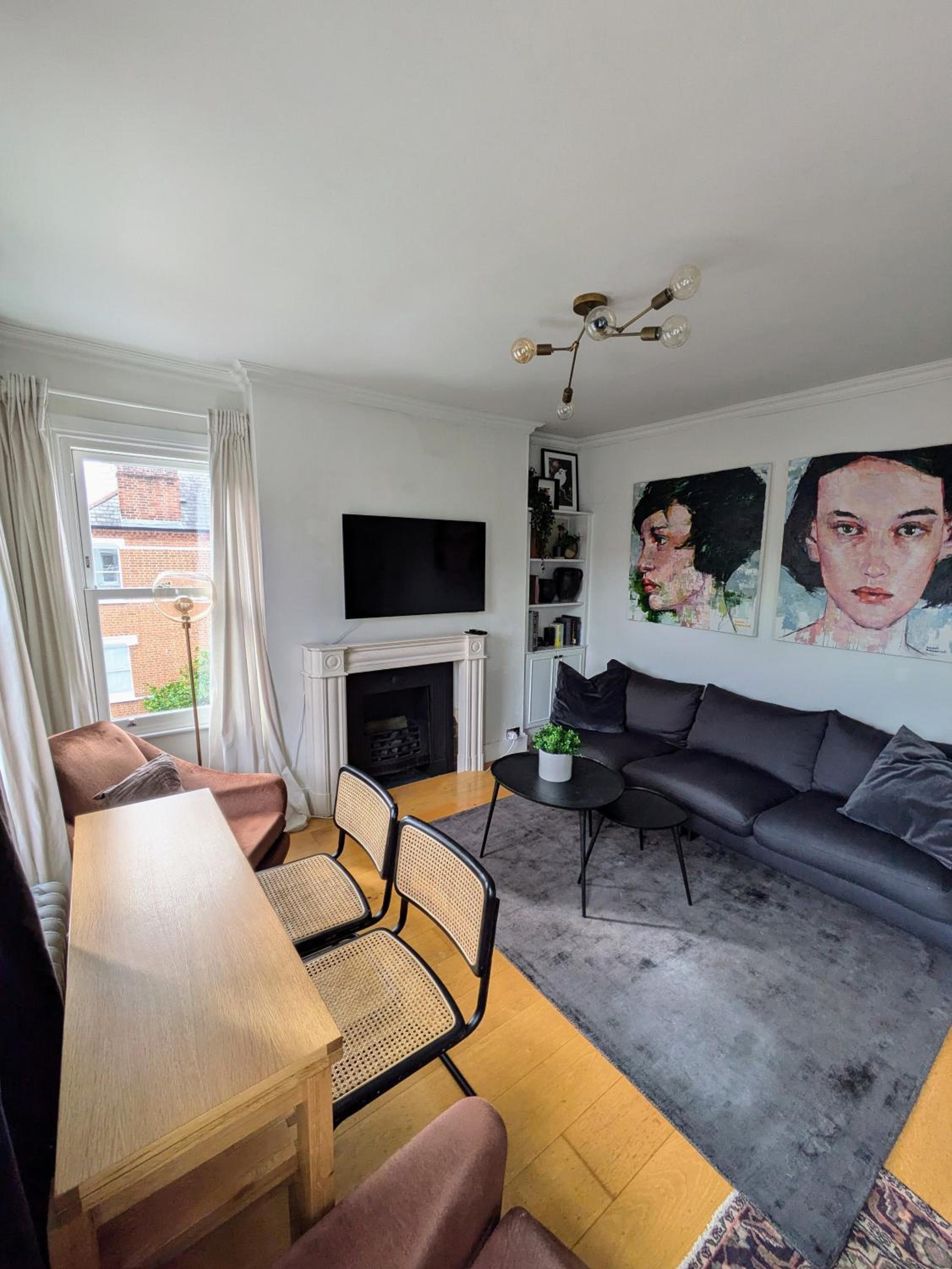 Charming Bright 2-Bed Heritage Flat, Battersea Park, London