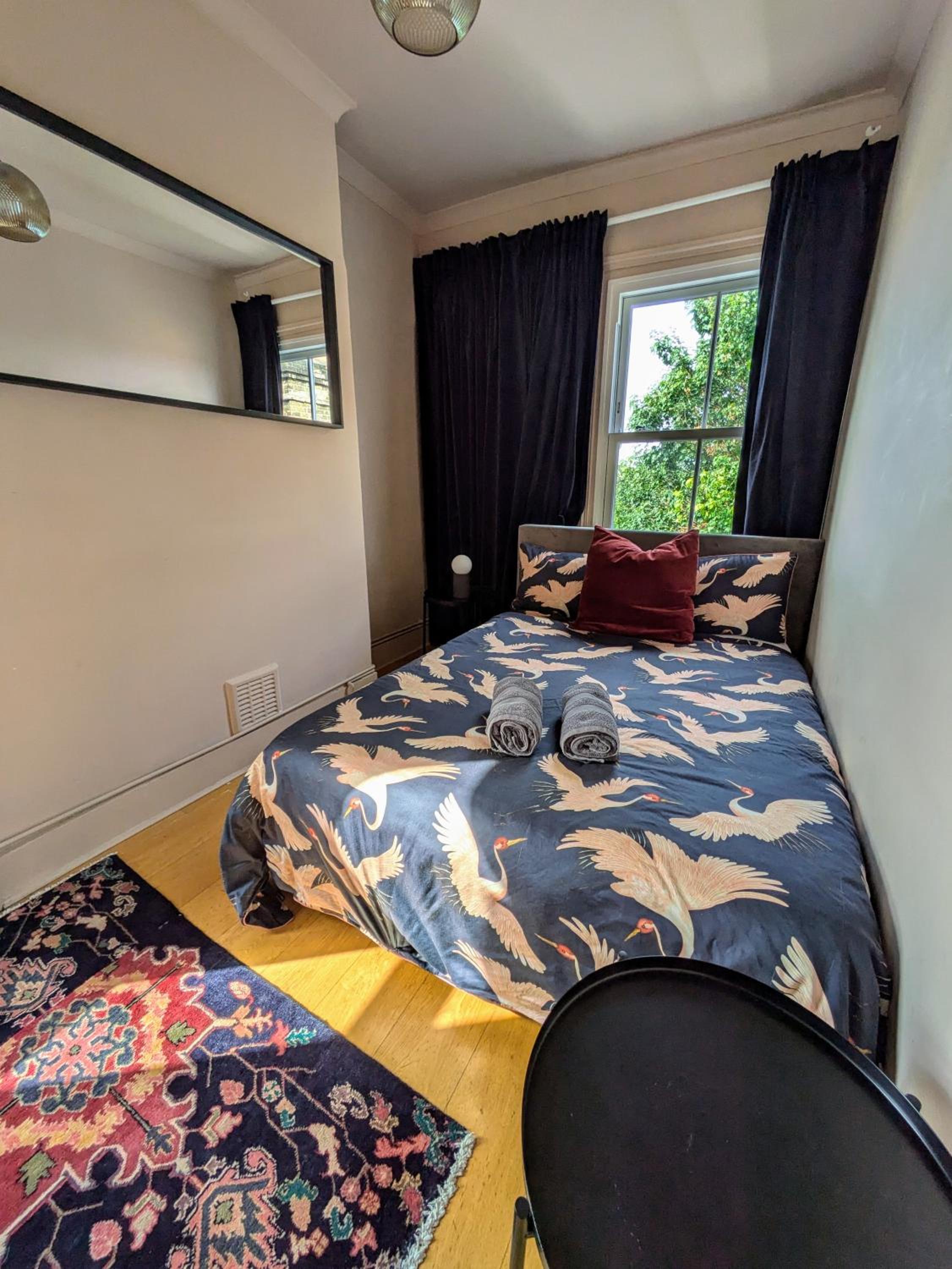 Charming Bright 2-Bed Heritage Flat, Battersea Park, London