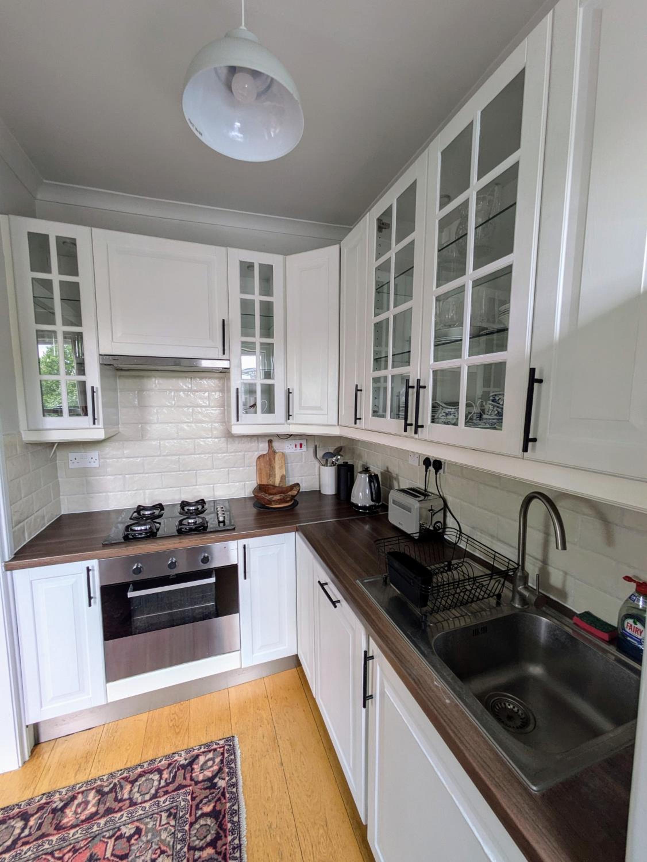 Charming Bright 2-Bed Heritage Flat, Battersea Park, London