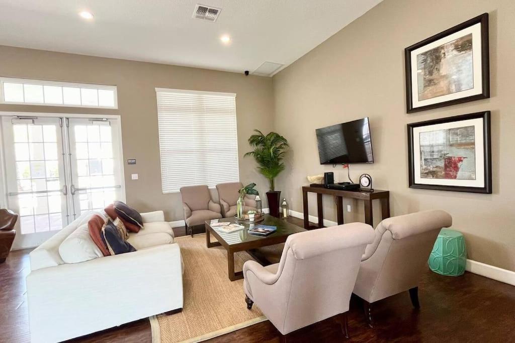 Spacious 4-Bedroom Family Retreat Near Disneyland!
