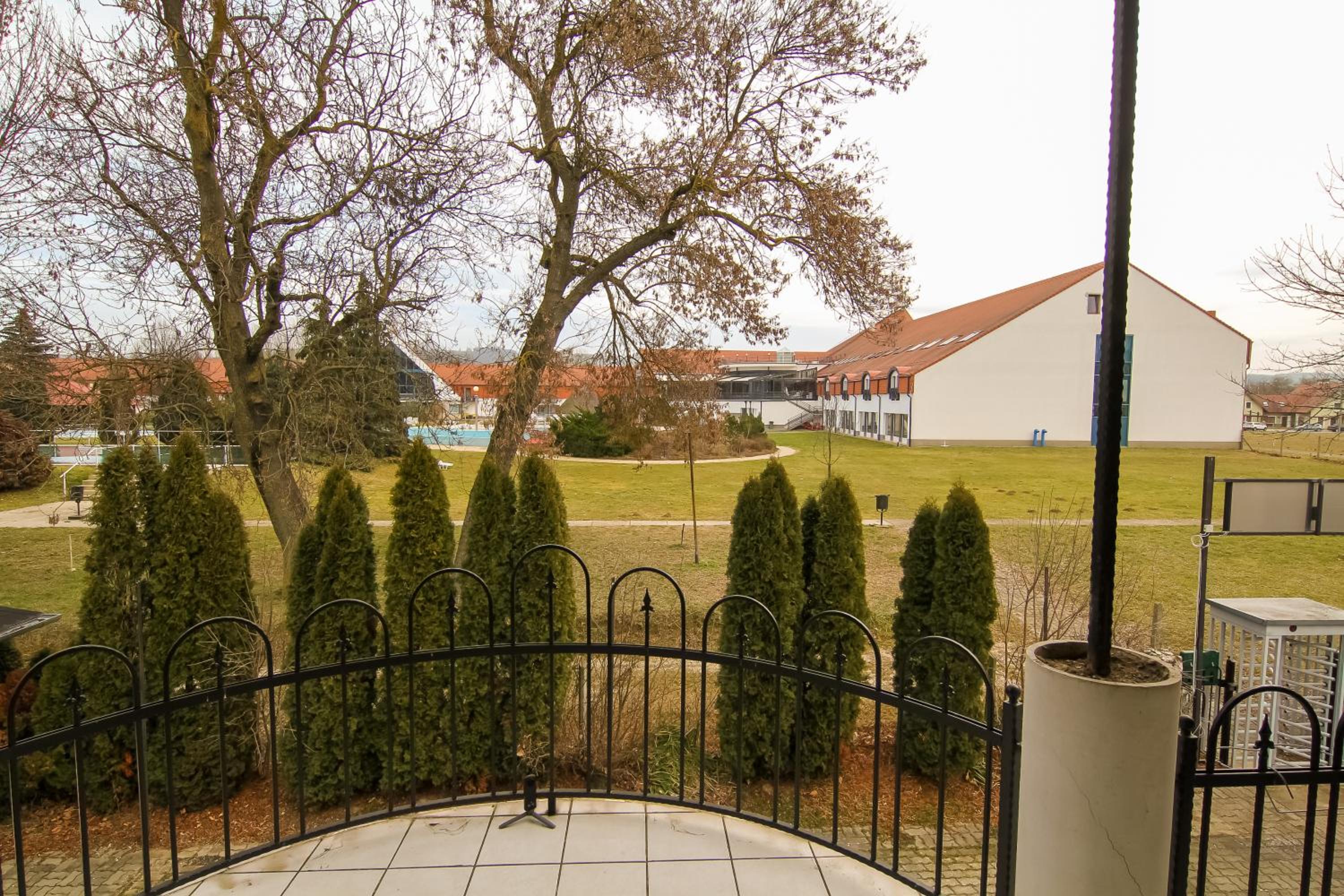 Photo 28