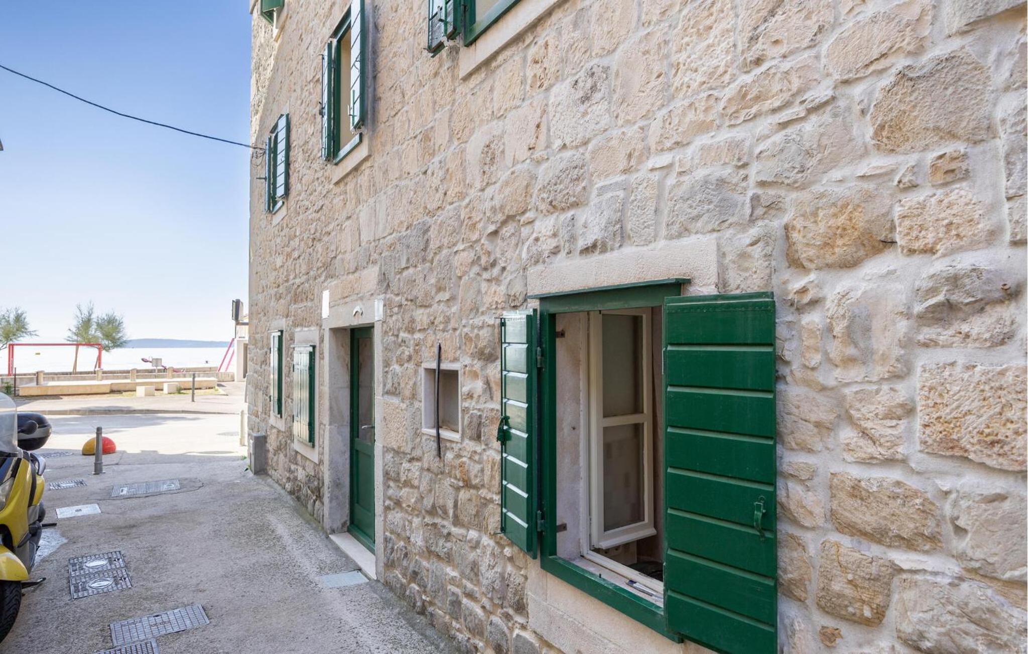 2 Bedroom Awesome Apartment In Kastel Stari view 2