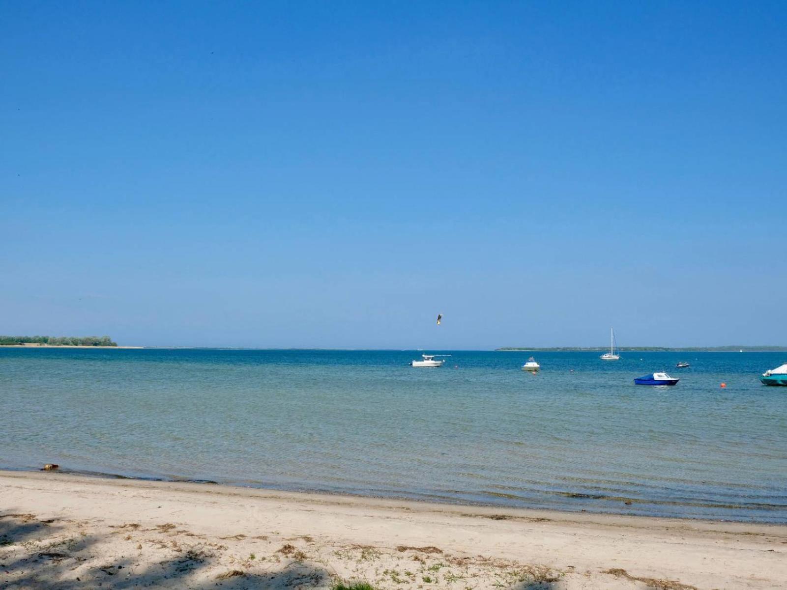 Werder Chalet -- COZYKOJE -- Ostsee Strand 150m I Sauna I eKamin I Tiny House mit Meerblick I 2 Pers und Kind I by 