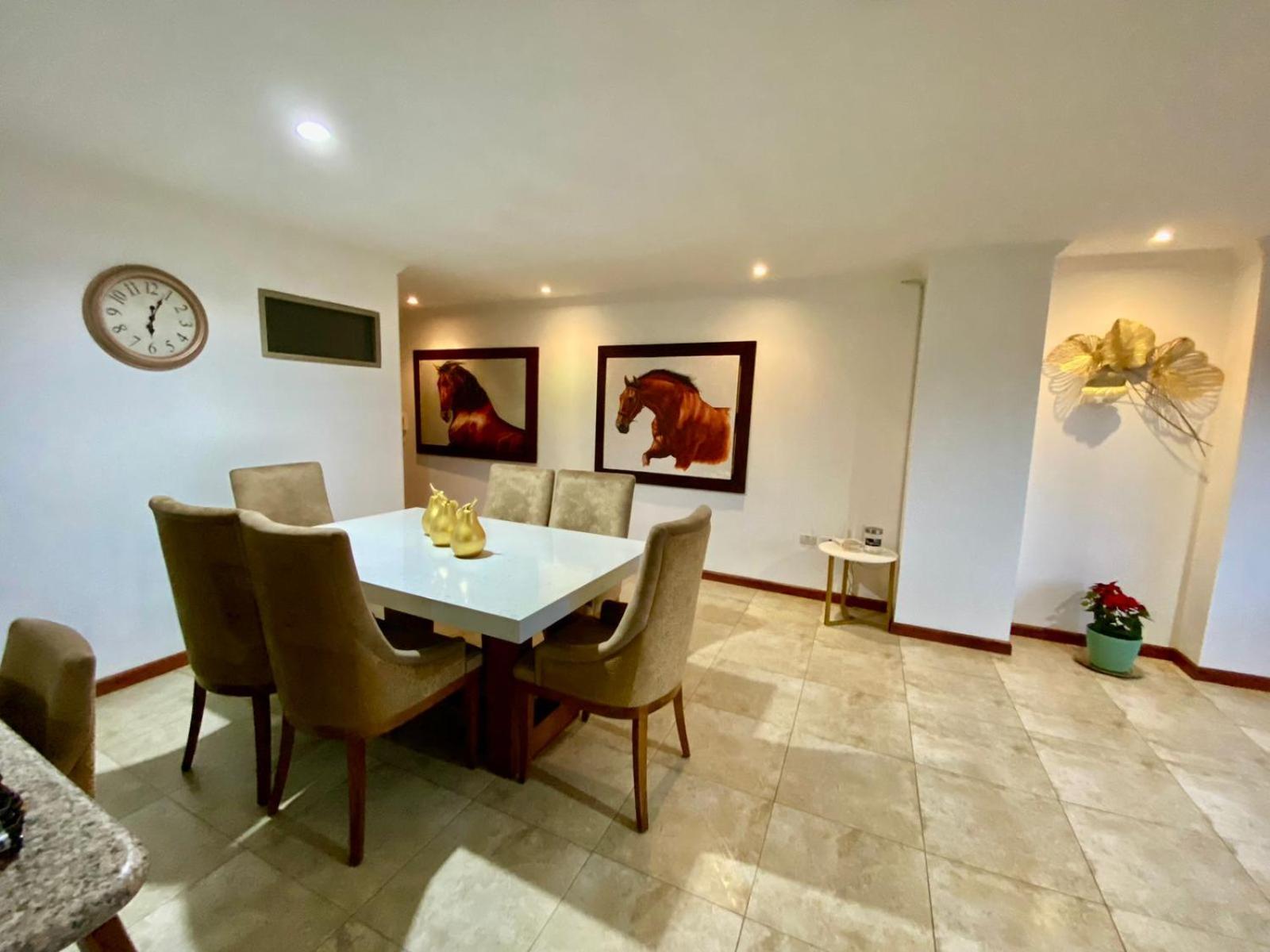 Departamento de Lujo, Cuenca, Adrianashome